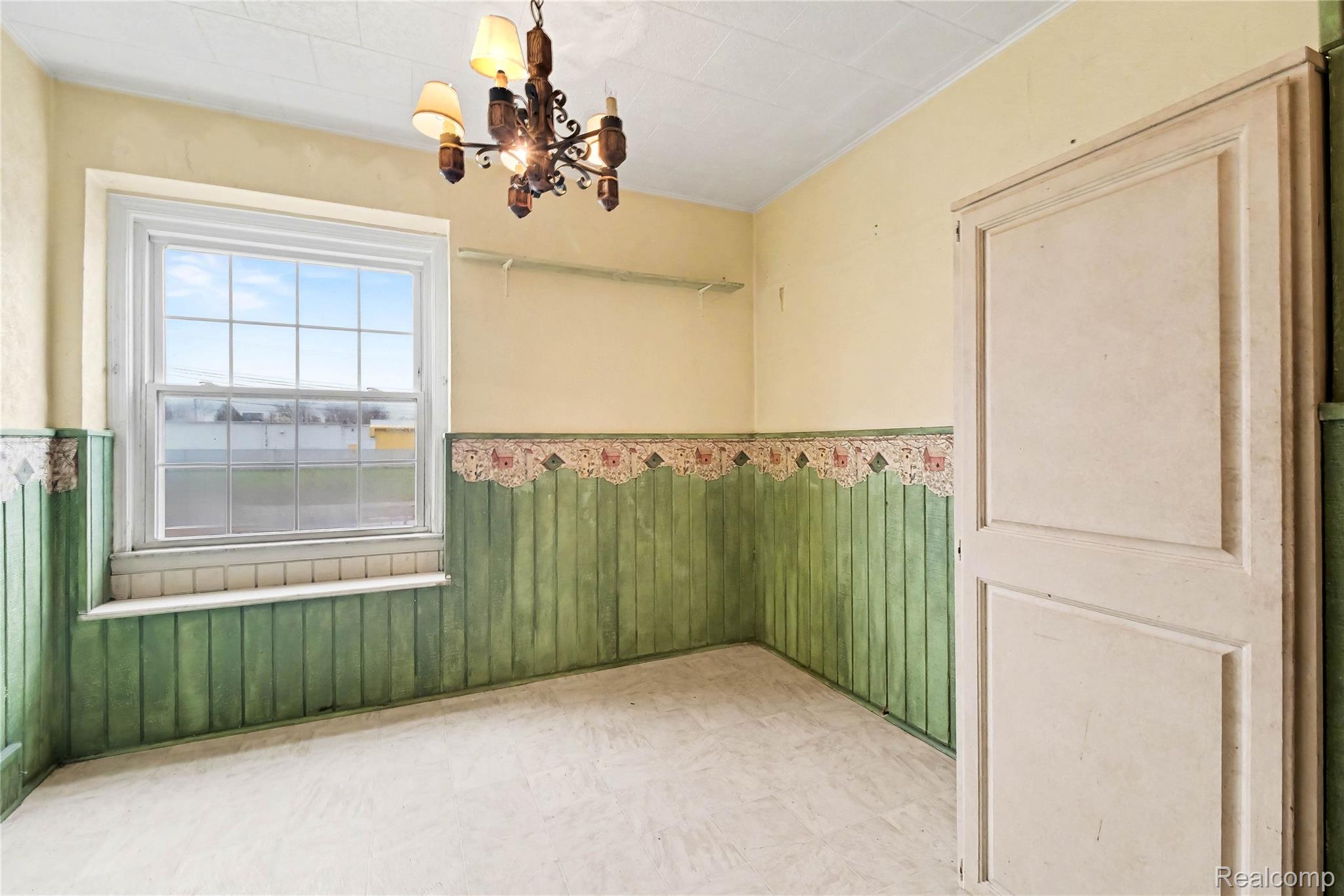 1205 E Muir Avenue Property Photo 12