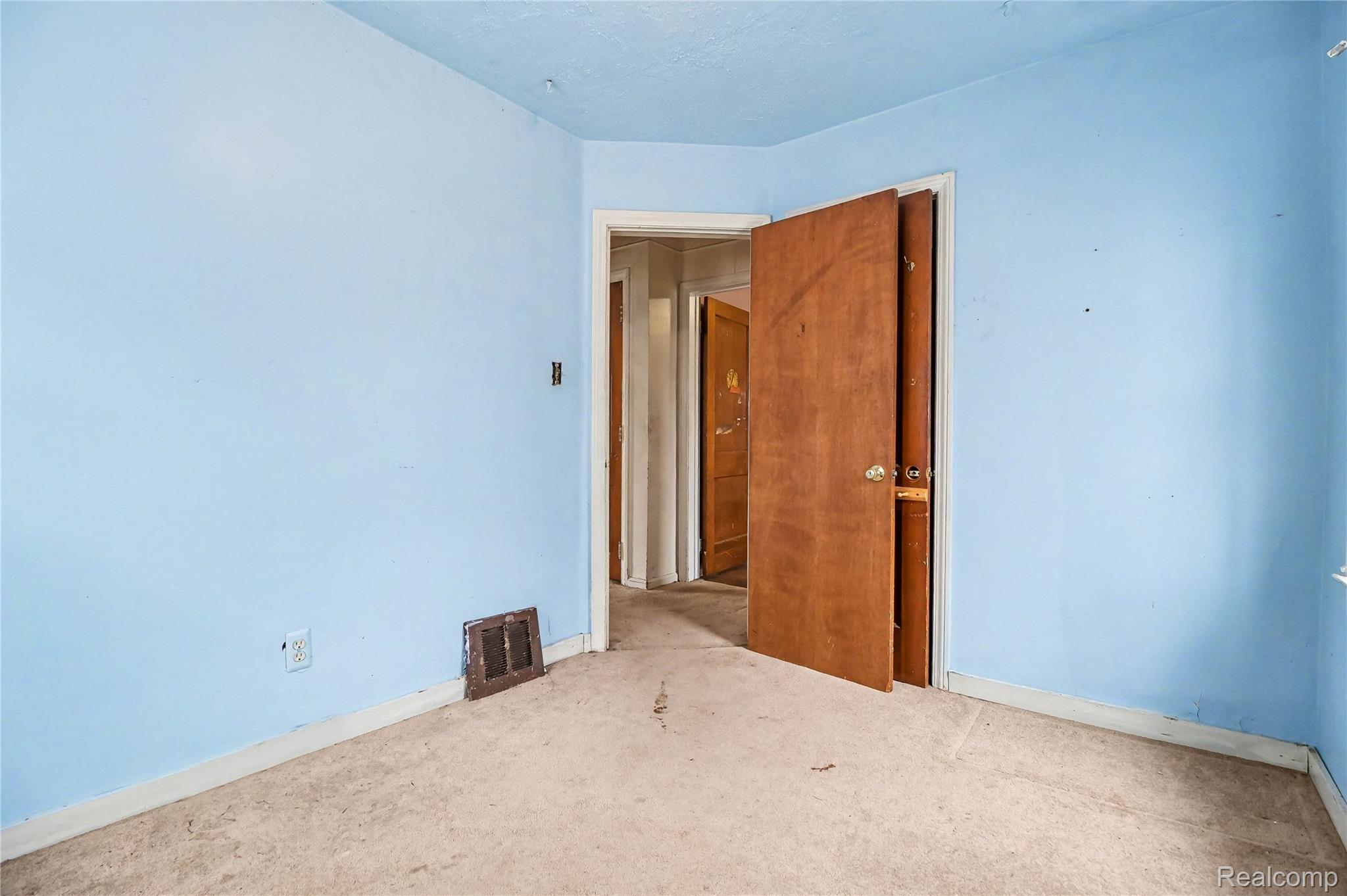 1205 E Muir Avenue Property Photo 14