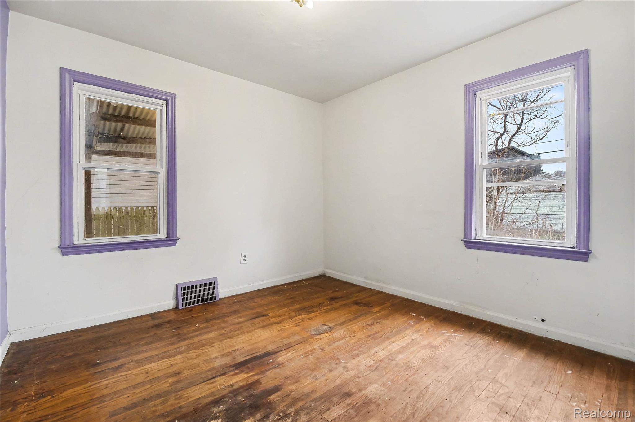 1205 E Muir Avenue Property Photo 16