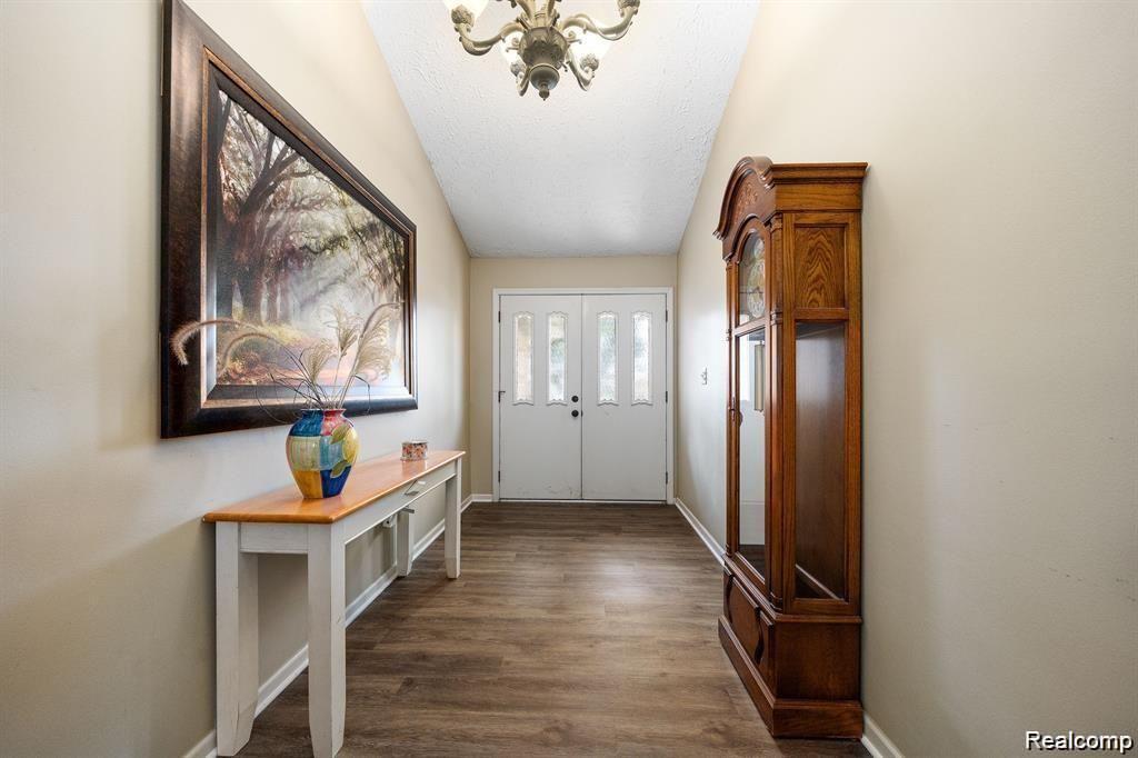 39185 Ceceil Drive Property Photo 4