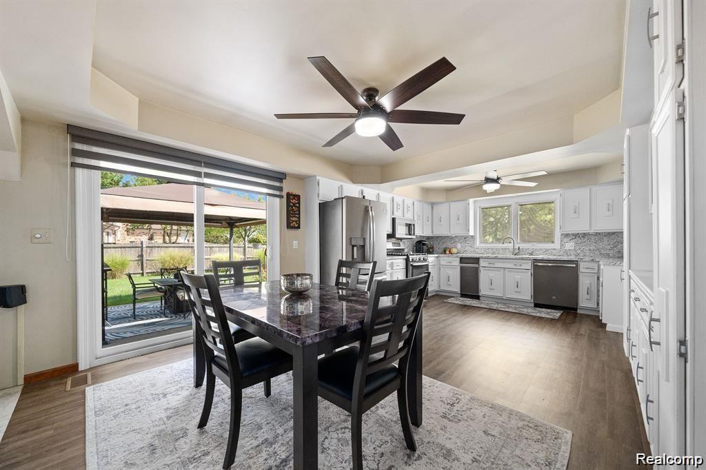 39185 Ceceil Drive Property Photo 7