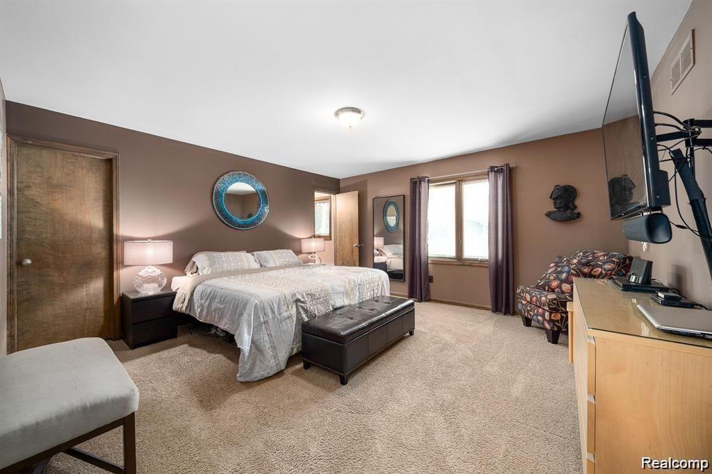 39185 Ceceil Drive Property Photo 9