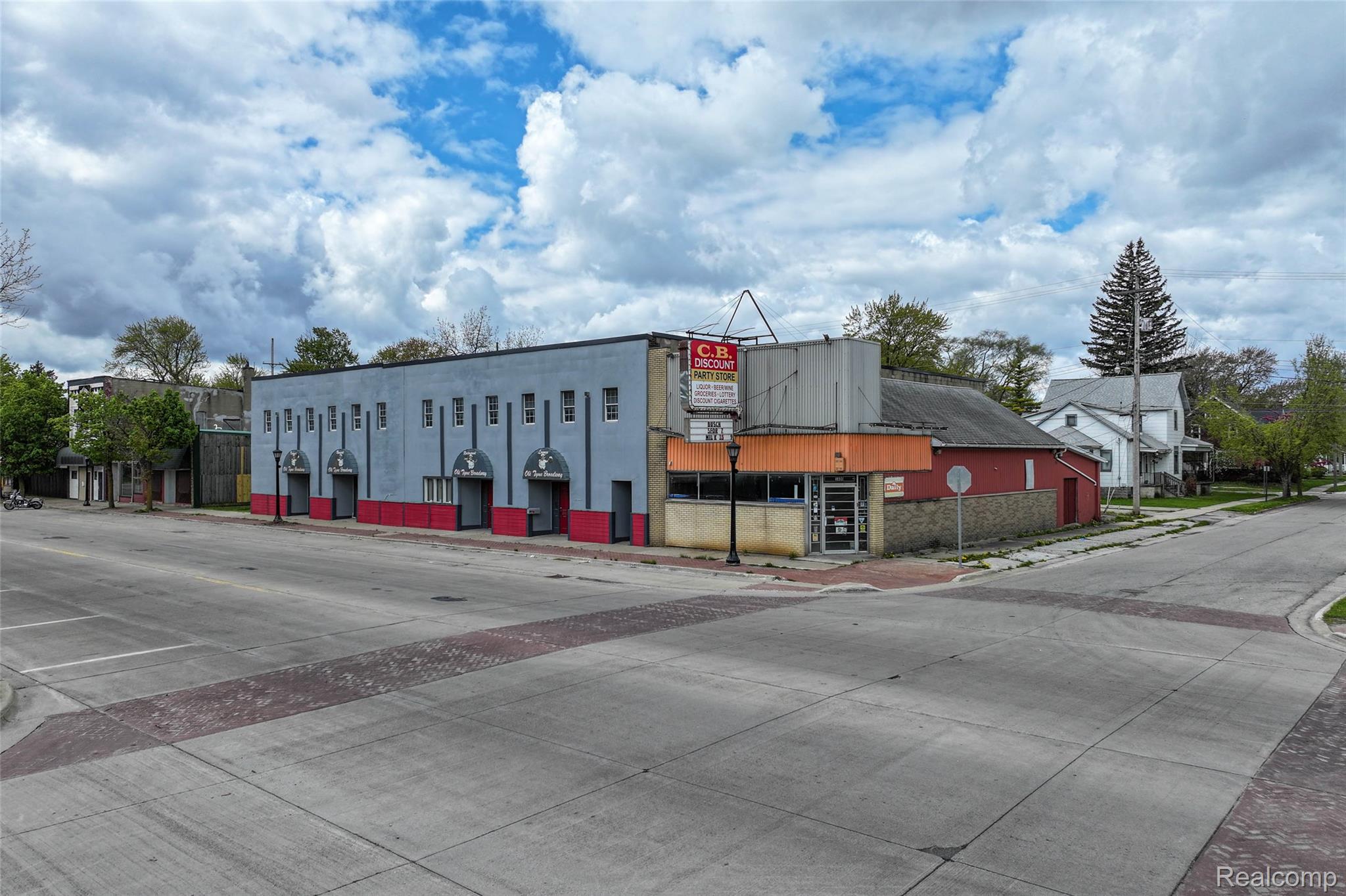 1600 Broadway Street Property Photo 1