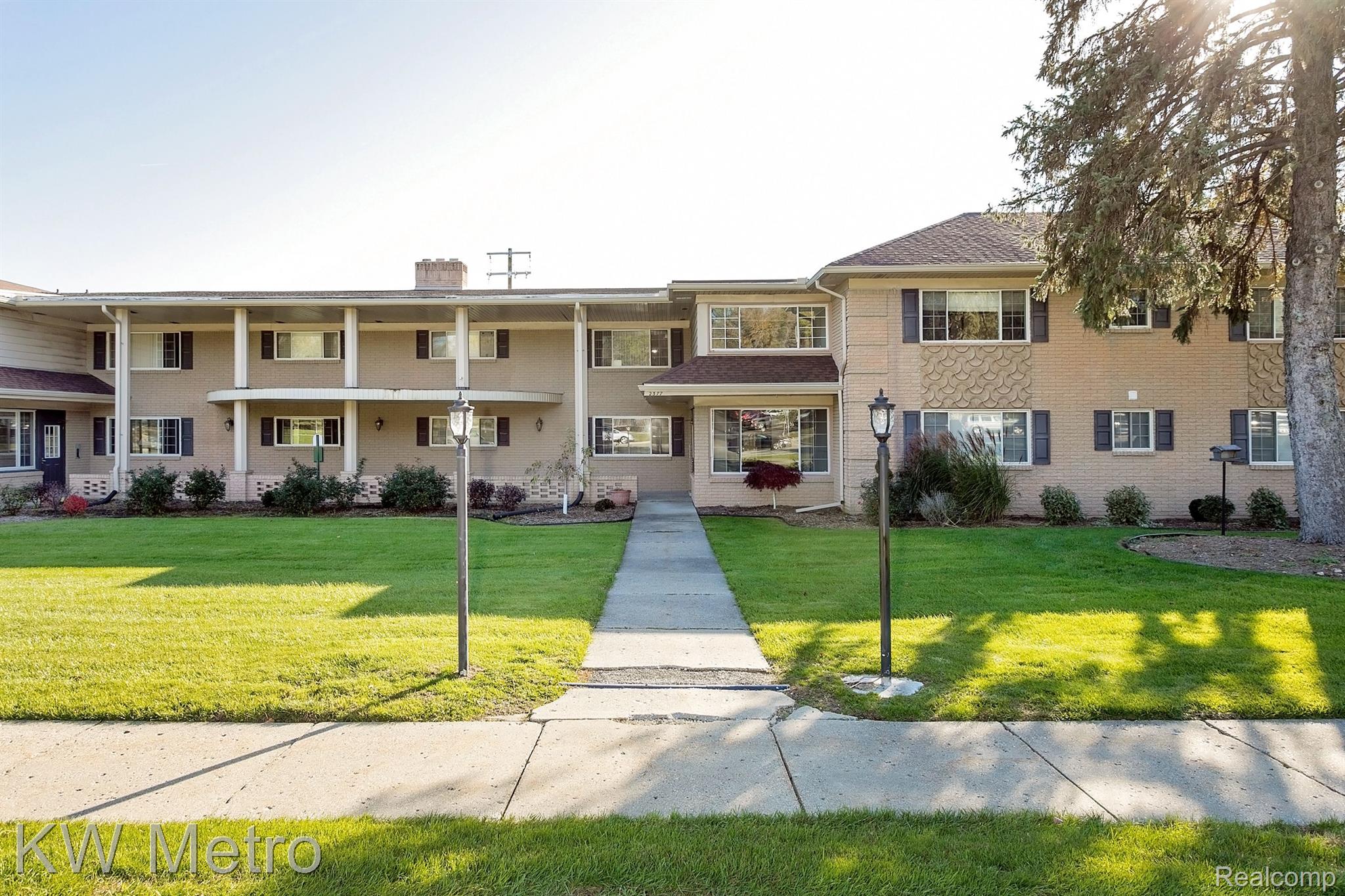2377 WALTON Boulevard 11 Property Photo 1