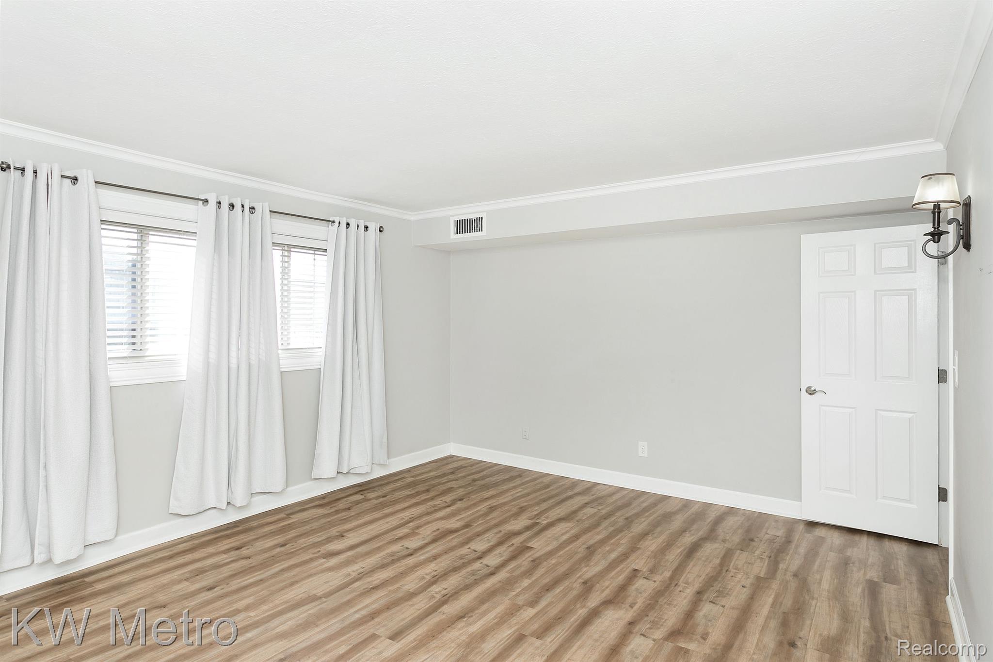 2377 Walton Boulevard 11 Property Photo 6