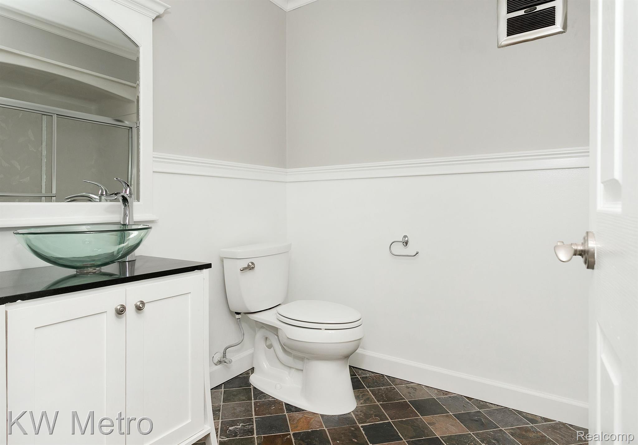 2377 Walton Boulevard 11 Property Photo 13