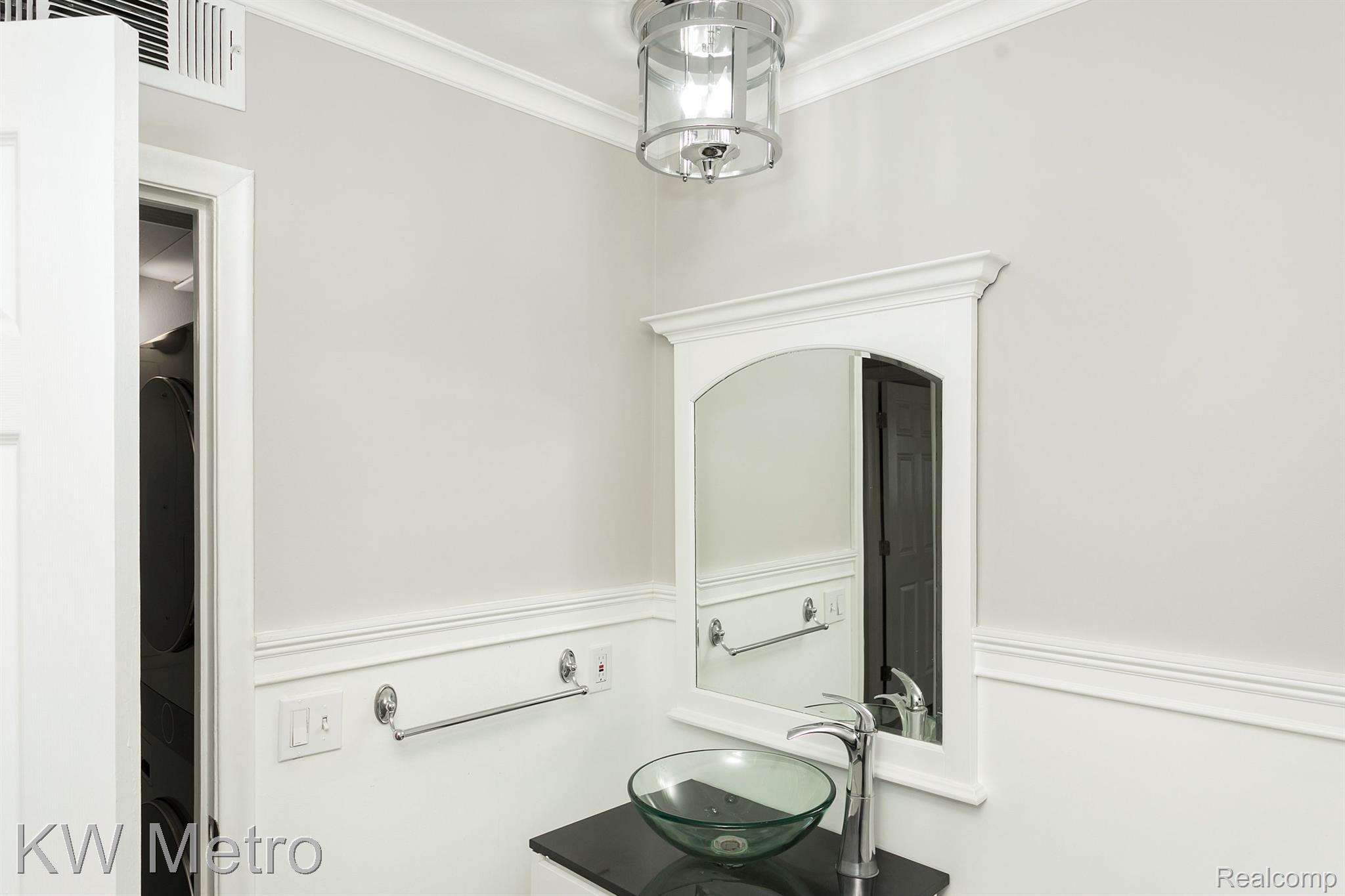 2377 Walton Boulevard 11 Property Photo 14