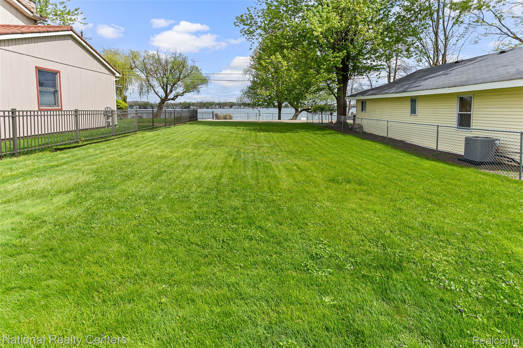 903 S. Lake Drive Property Photo 3
