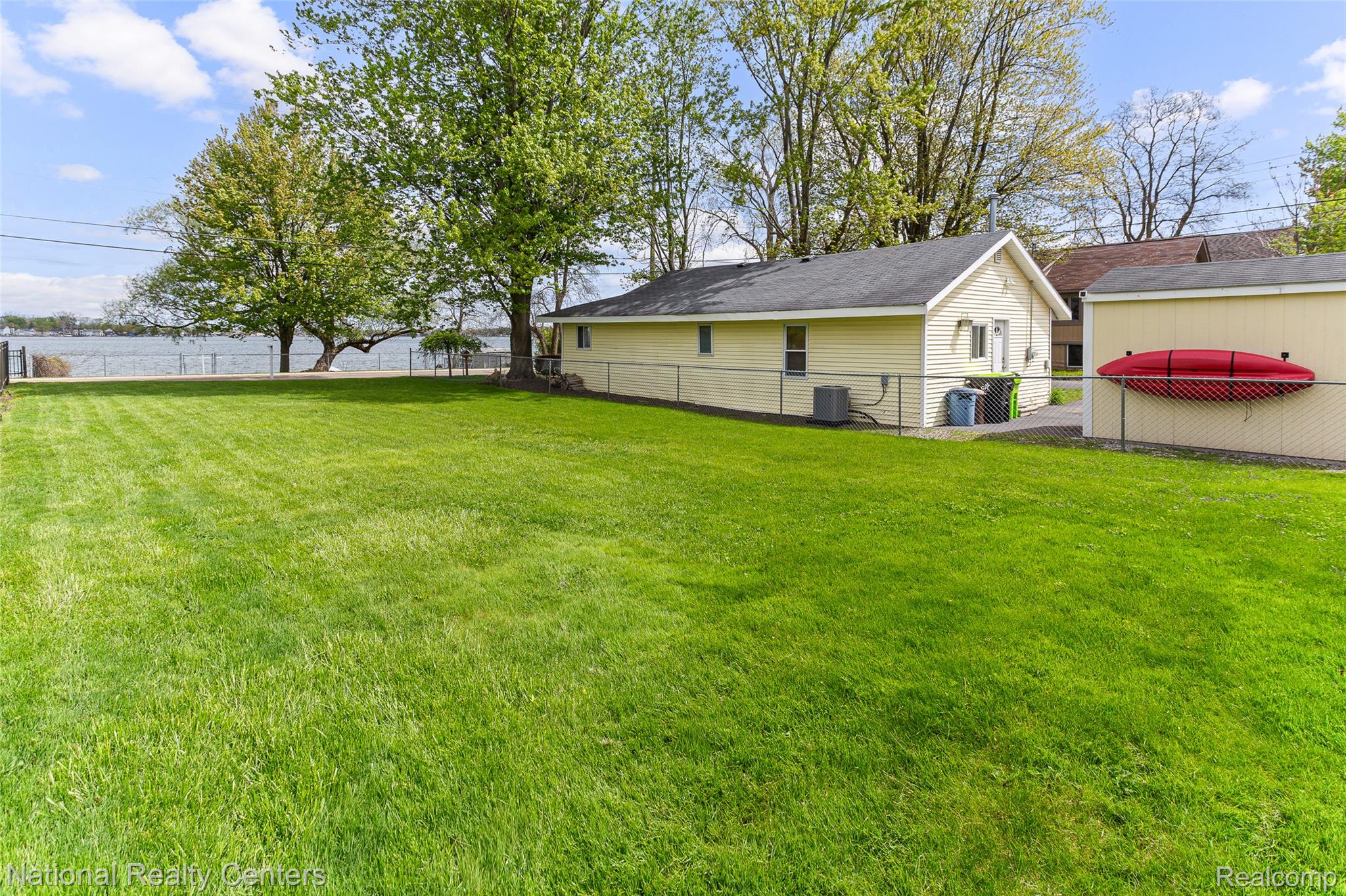 903 S. Lake Drive Property Photo 5