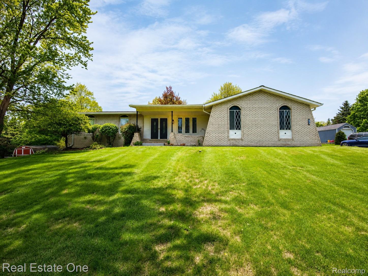 2553 Bullard Road Property Photo 1