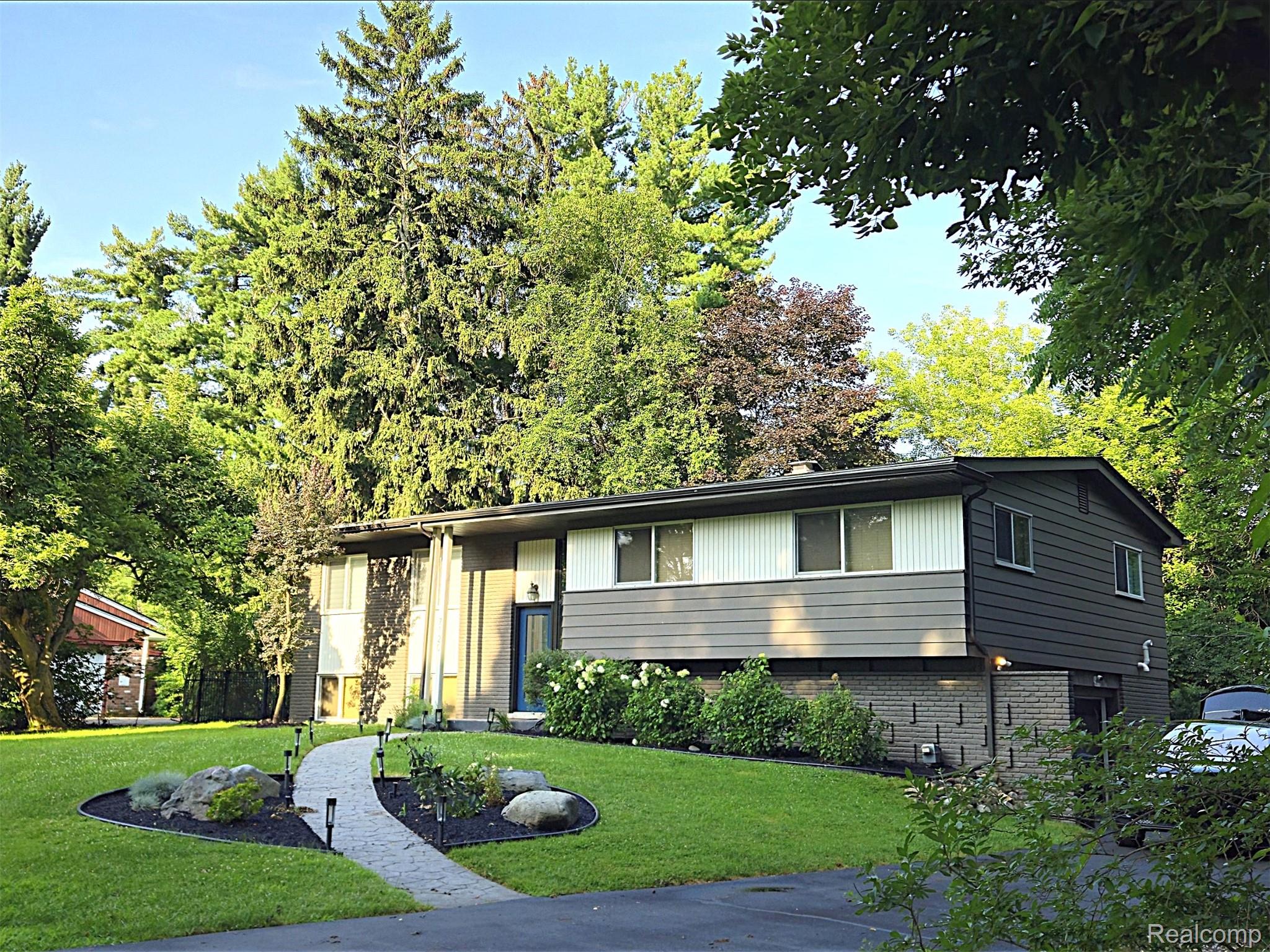 7120 Pebblecreek Road Property Photo 1