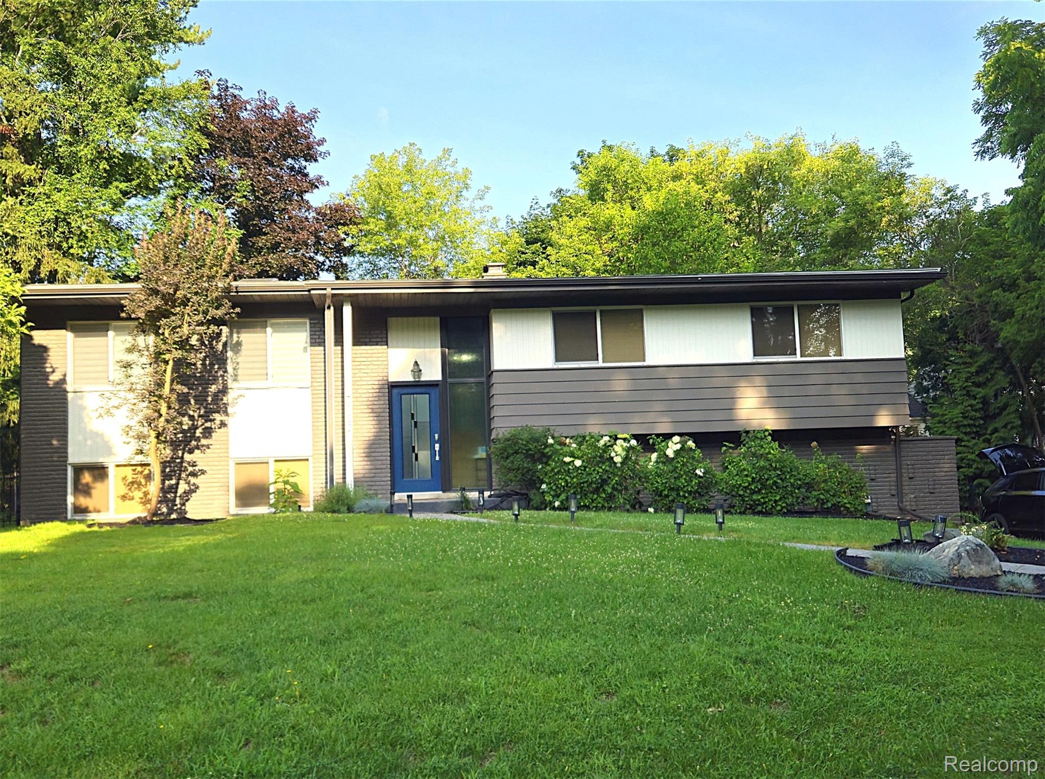 7120 Pebblecreek Road Property Photo 2