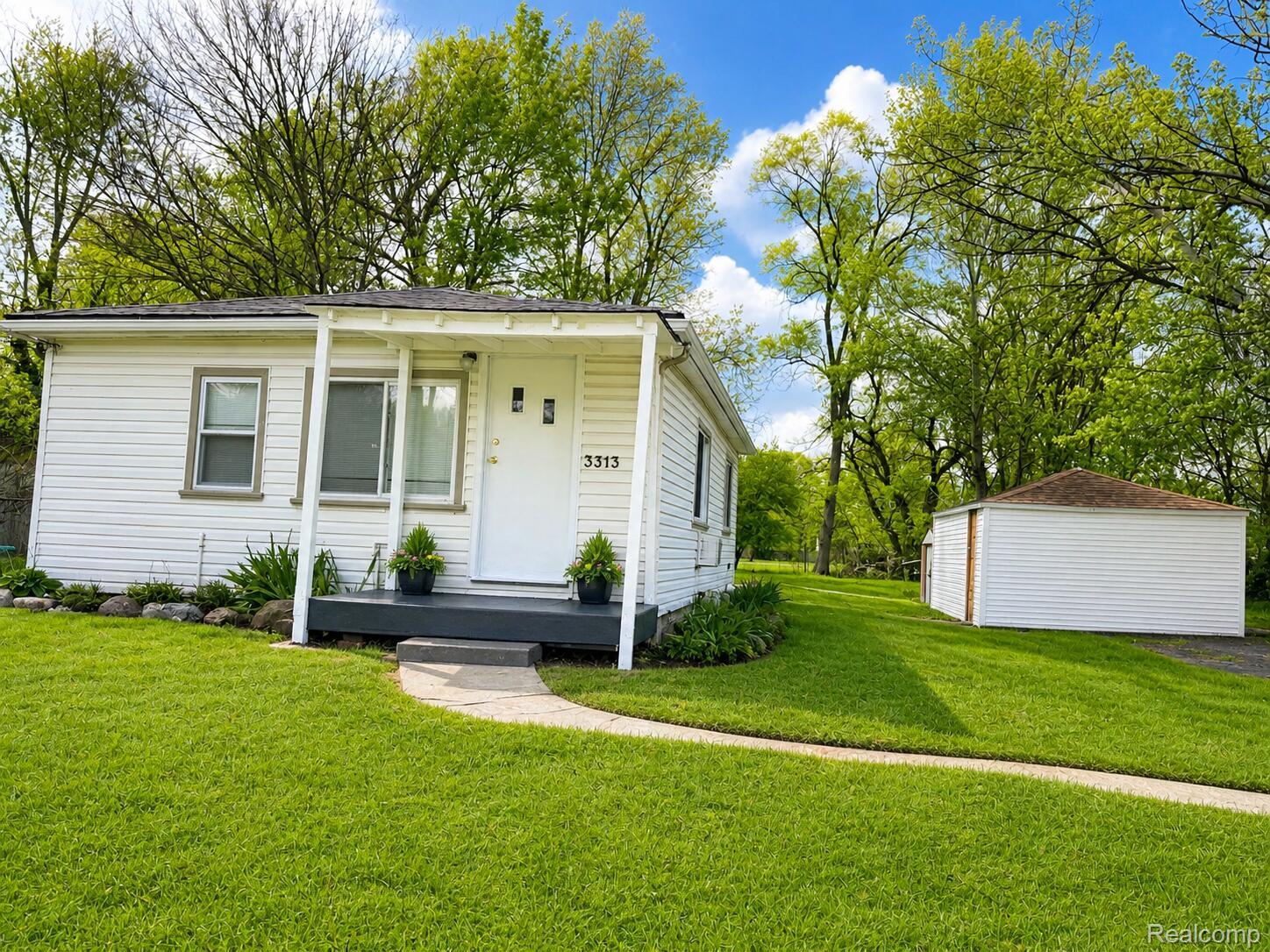 3313 Dallas Avenue Property Photo 1