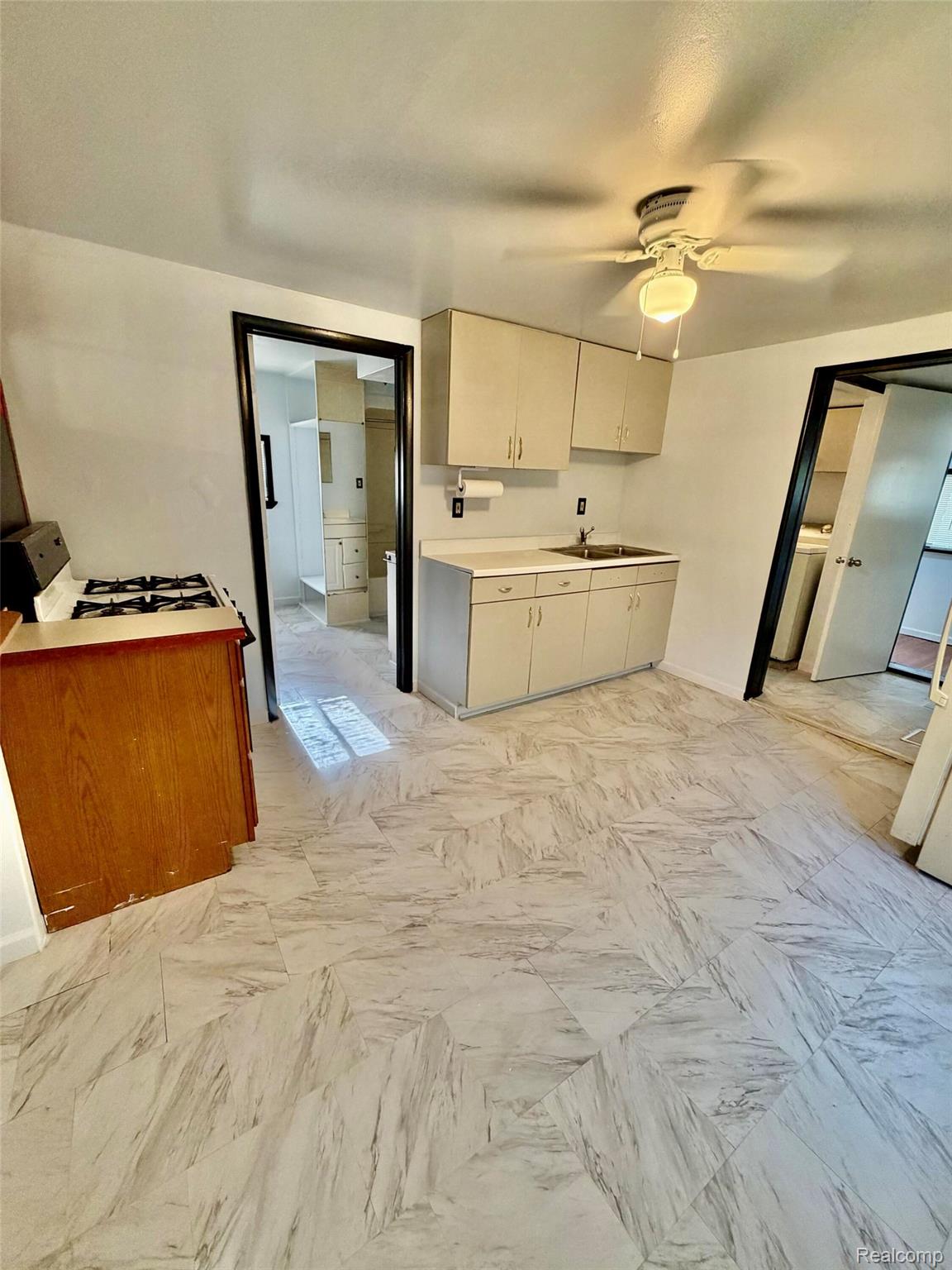 3313 Dallas Avenue Property Photo 8