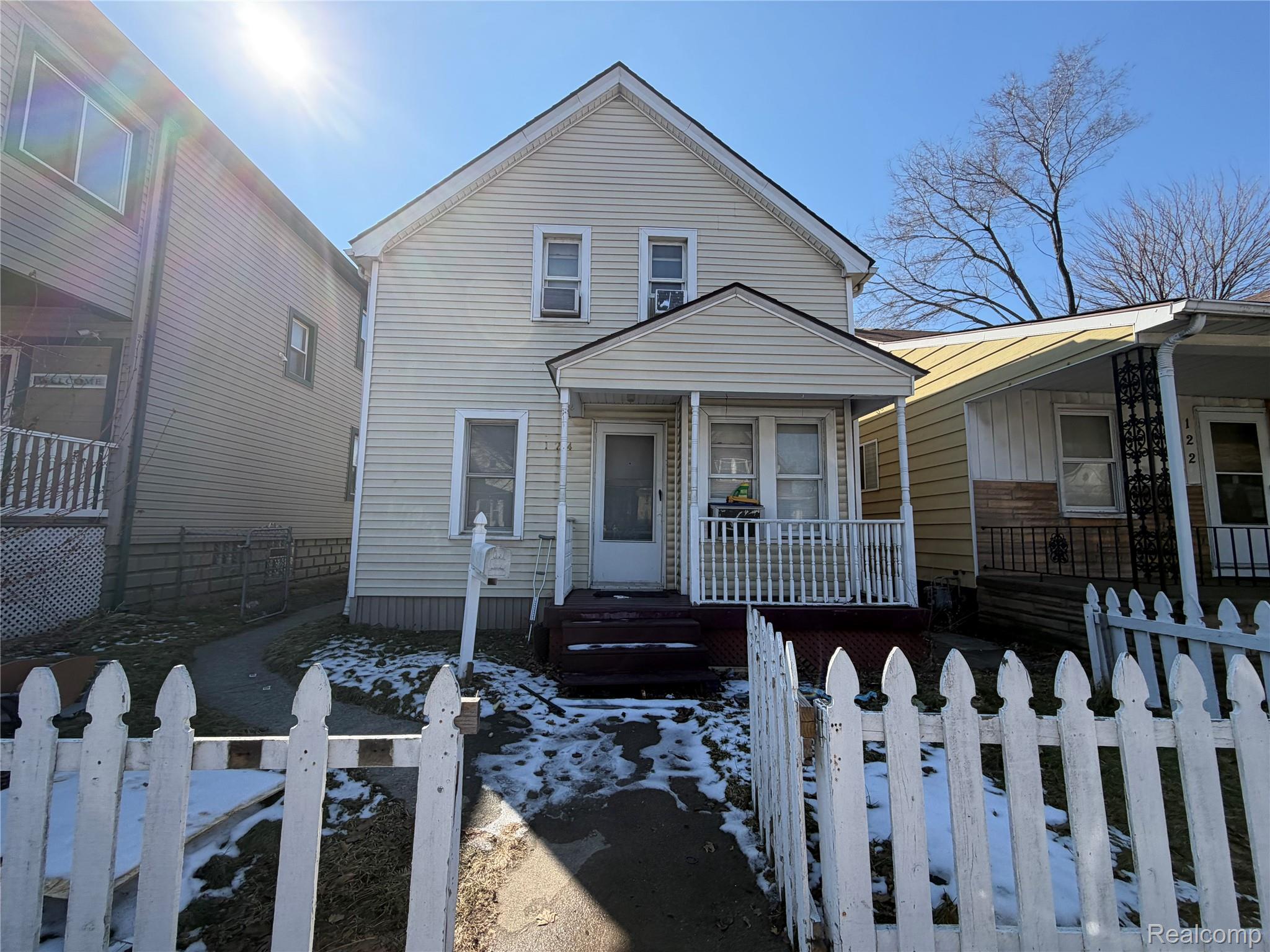 124 Le Roy Street Property Photo 1
