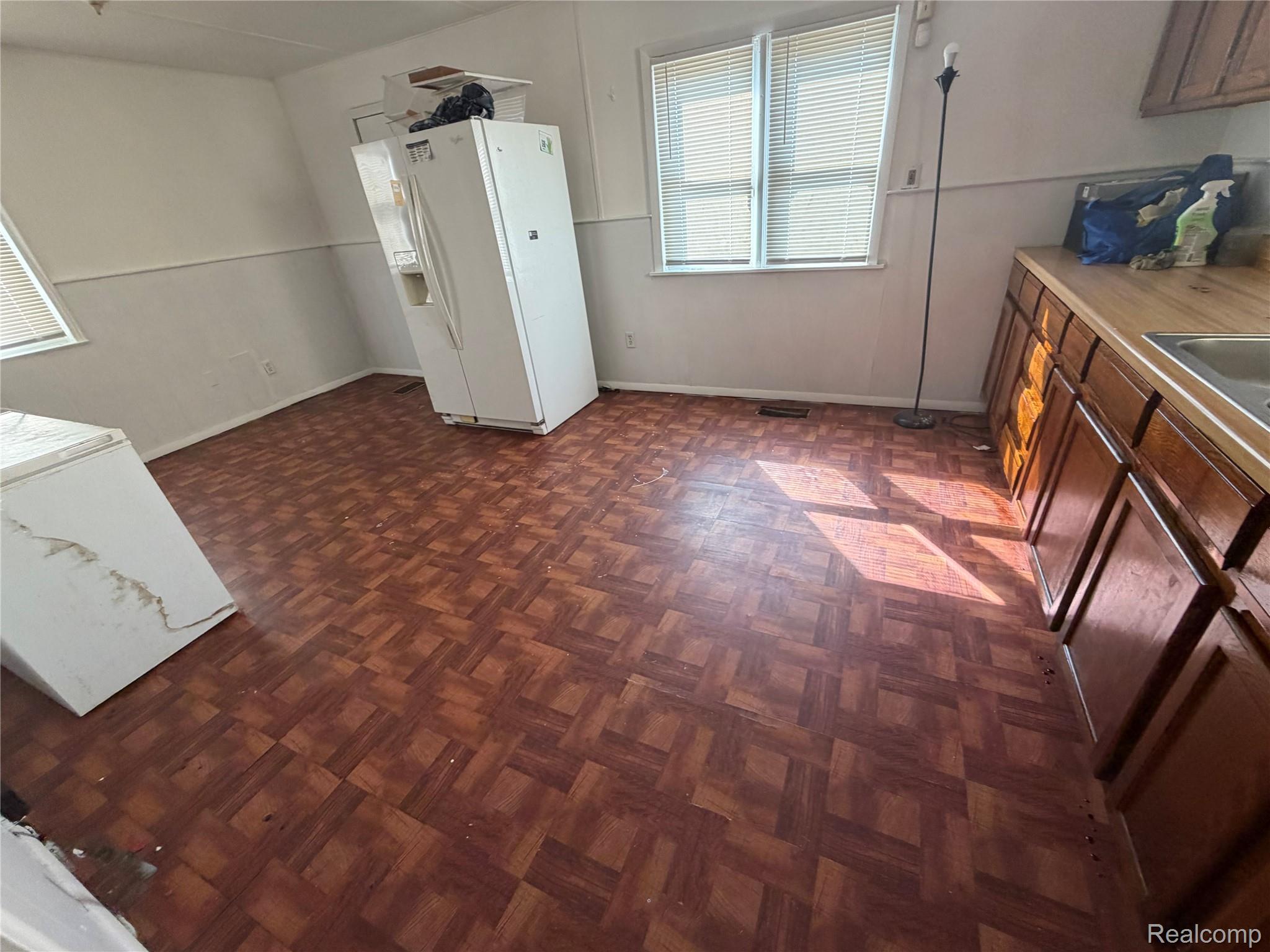 124 Le Roy Street Property Photo 4