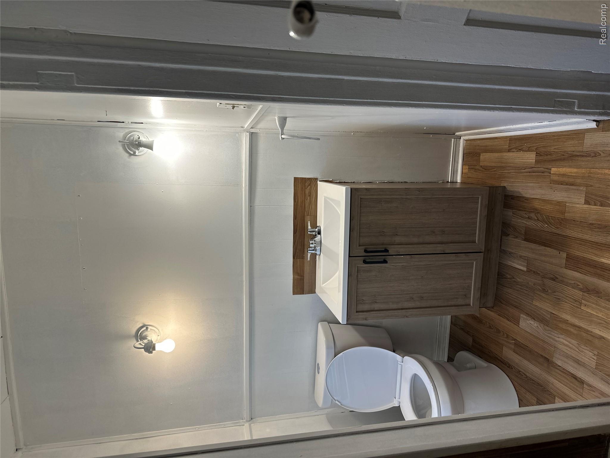 124 Le Roy Street Property Photo 6