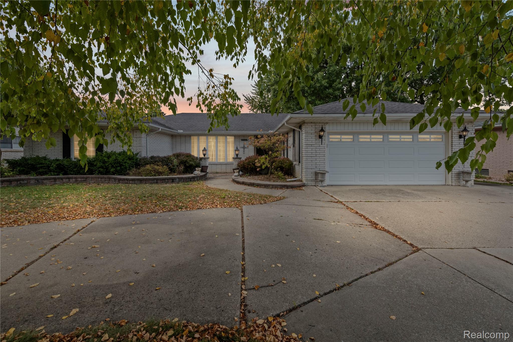 38219 Santa Anna Street Property Photo 1