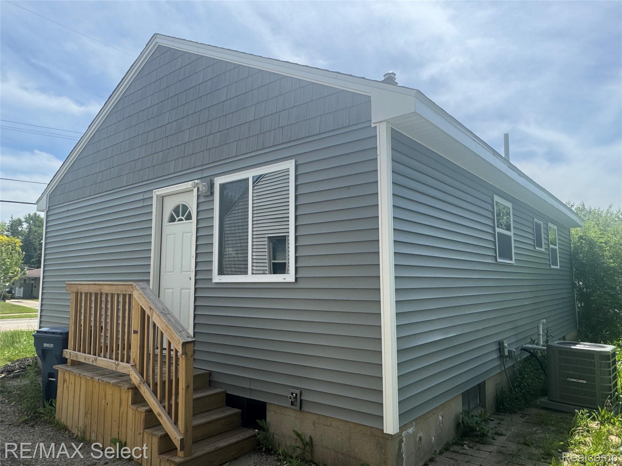 3302 Miller Road Property Photo 4
