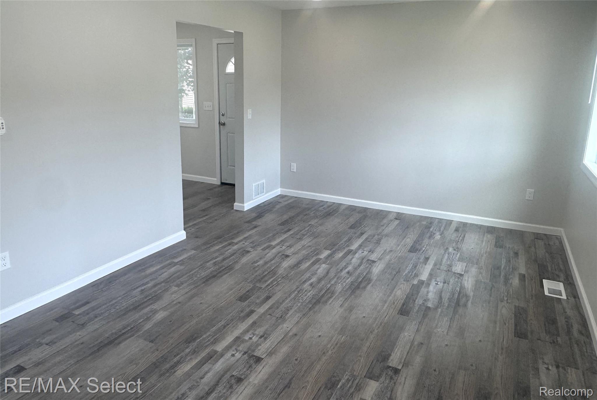 3302 Miller Road Property Photo 5