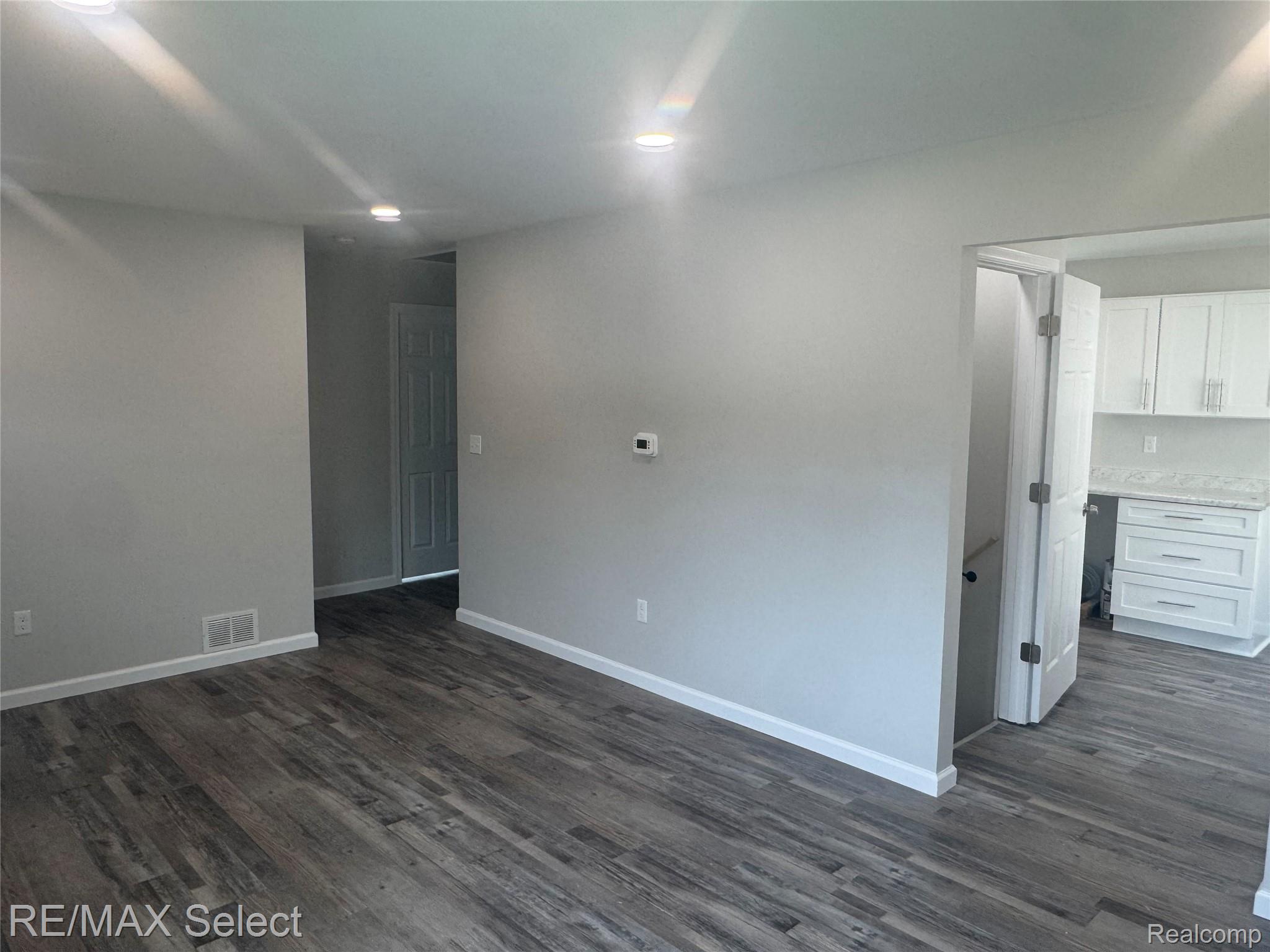 3302 Miller Road Property Photo 8