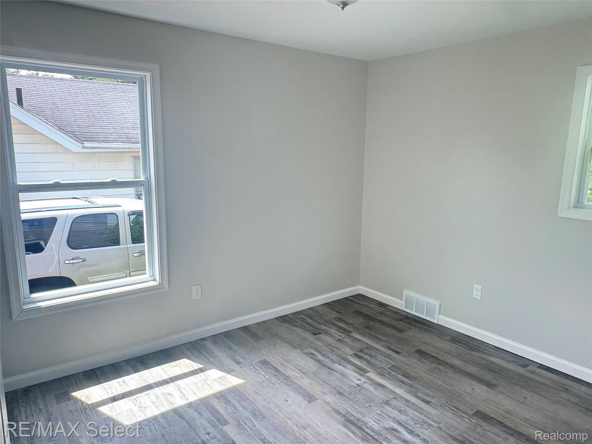 3302 Miller Road Property Photo 11