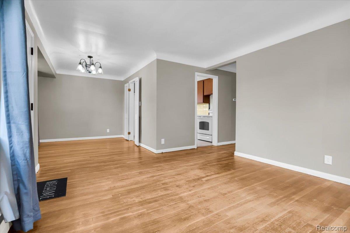 15621 Hanfor Avenue Property Photo 7