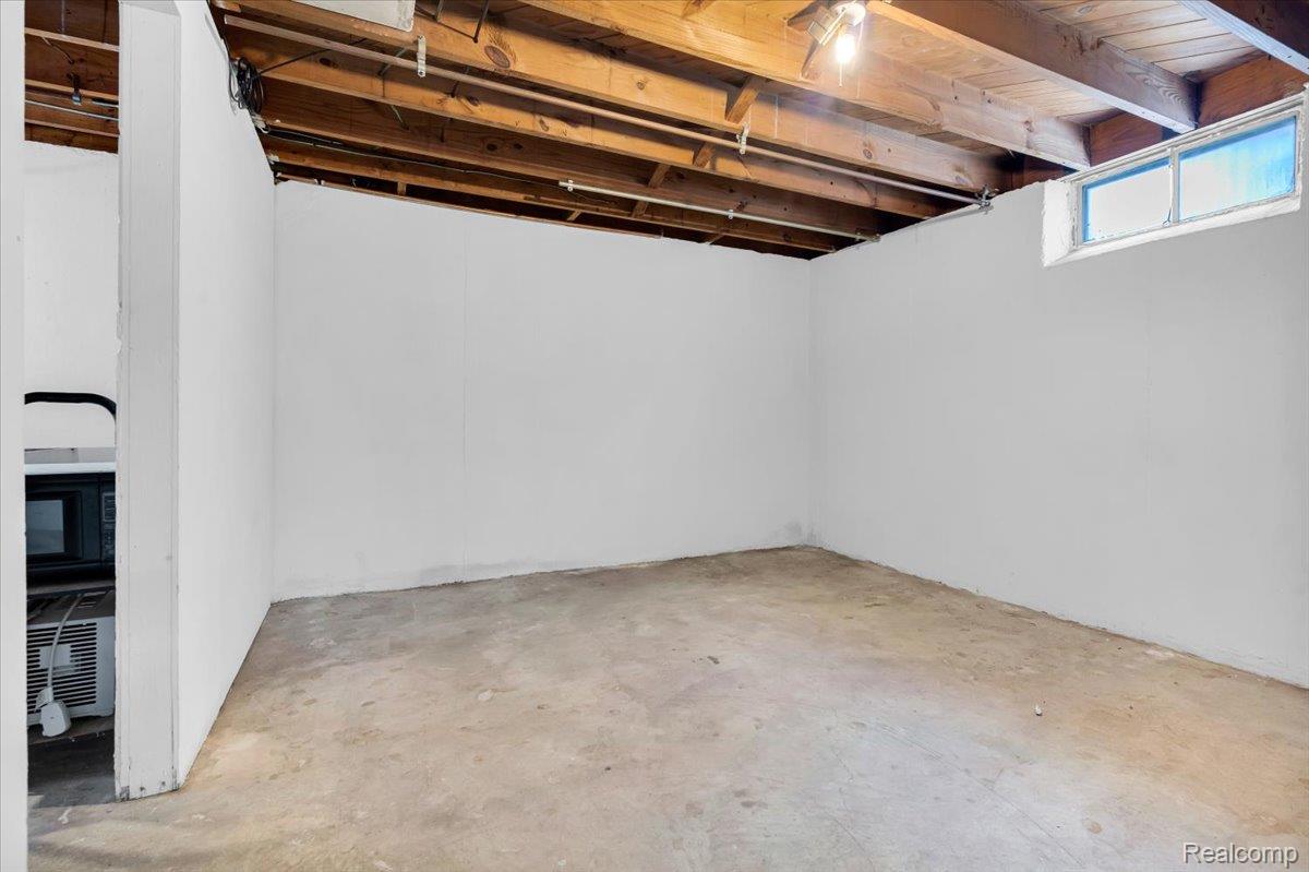 15621 Hanfor Avenue Property Photo 24