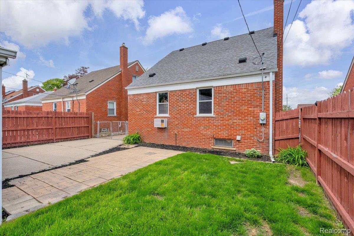 15621 Hanfor Avenue Property Photo 30
