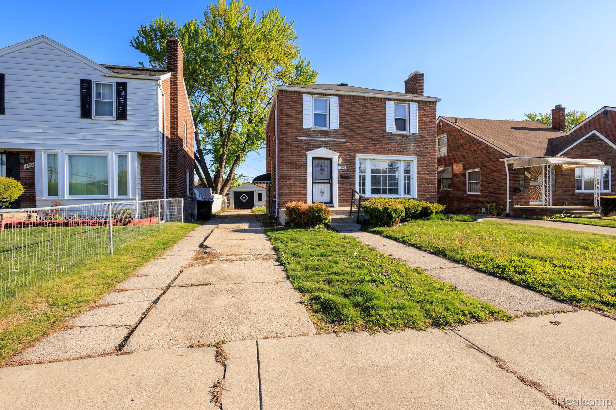 13821 Fairmount Drive Property Photo 1