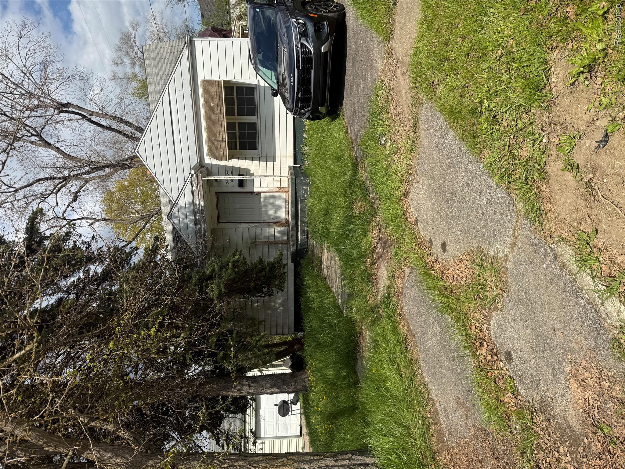 3218 Trumbull Avenue Property Photo 1