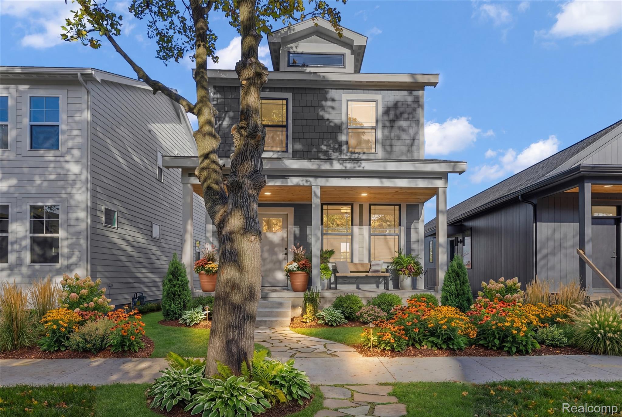 1772 Holcomb Street Property Photo 1