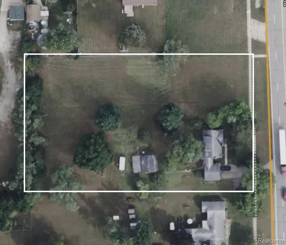9282 Wayne Road Property Photo 2