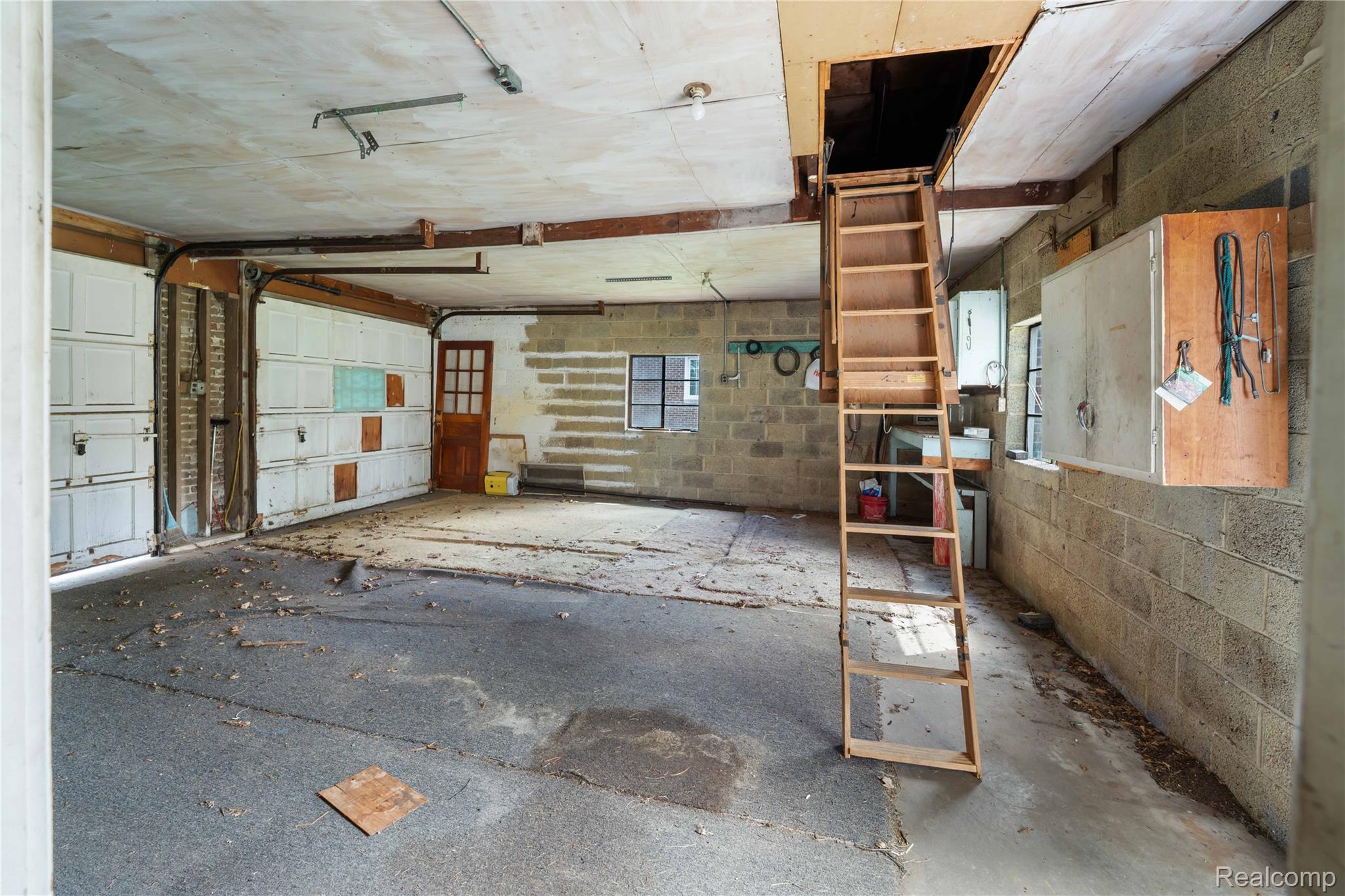 9282 Wayne Road Property Photo 17