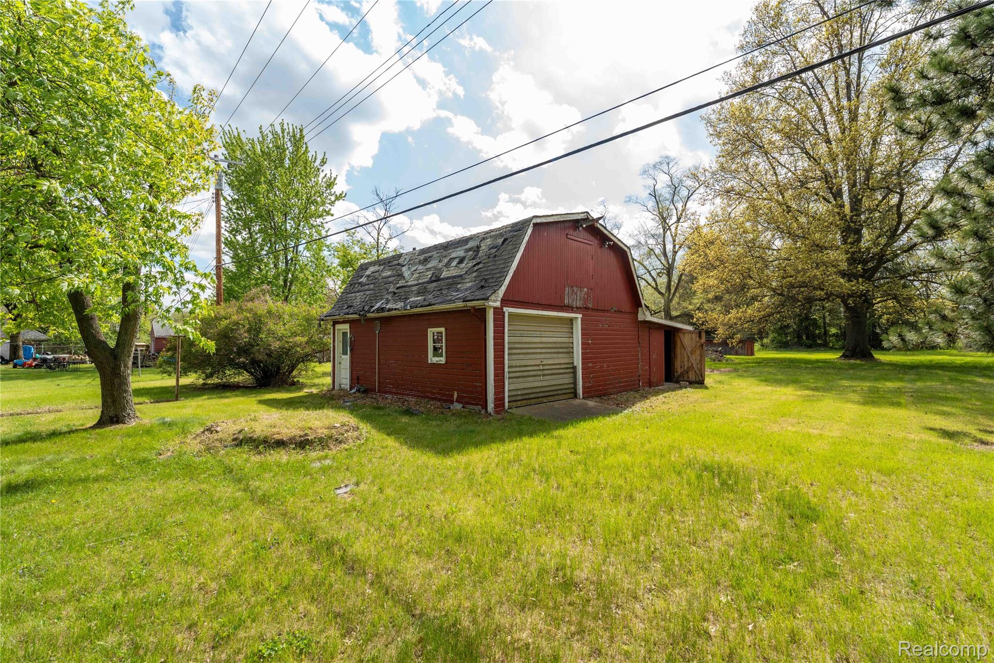 9282 Wayne Road Property Photo 23
