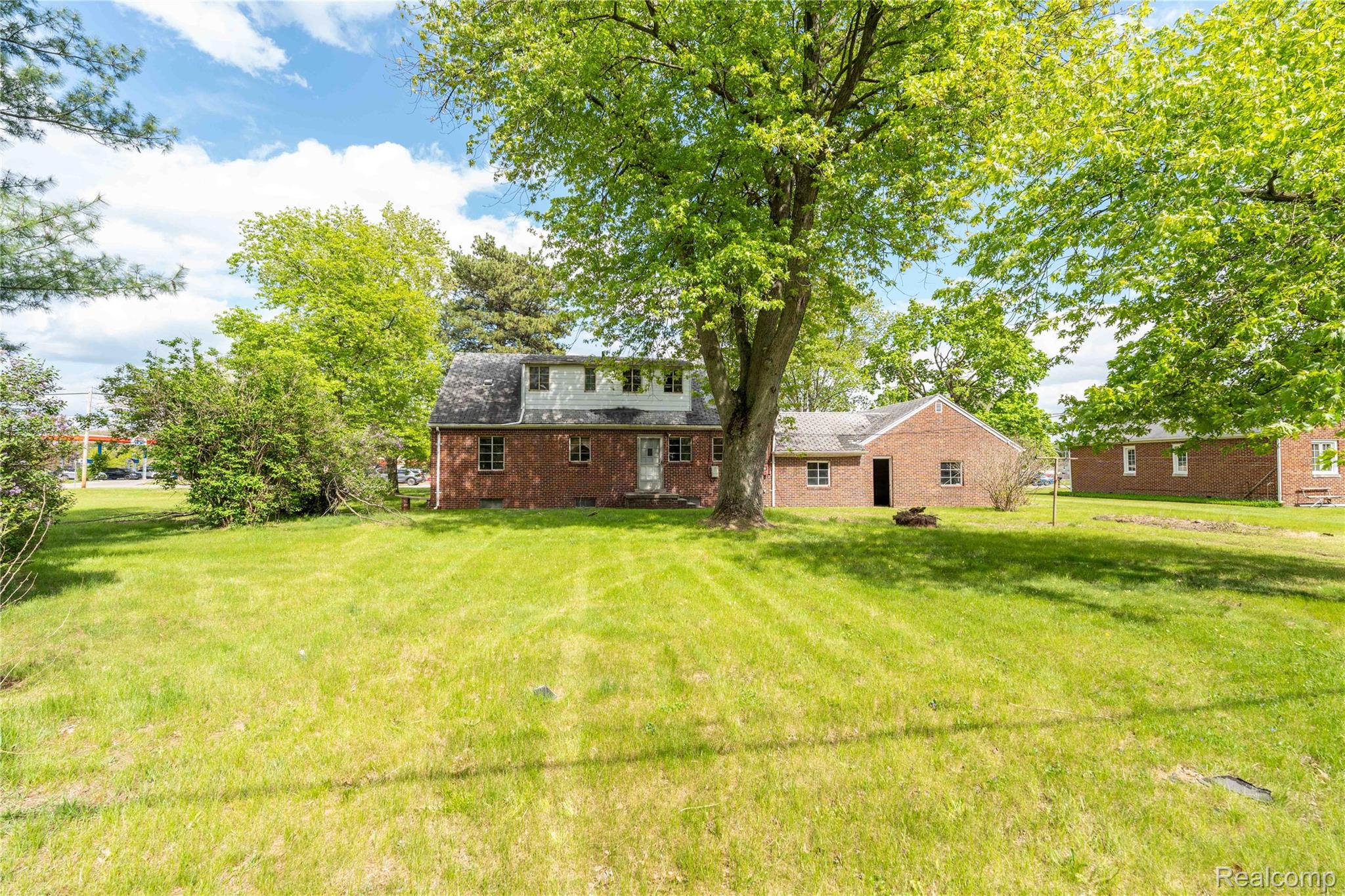 9282 Wayne Road Property Photo 24