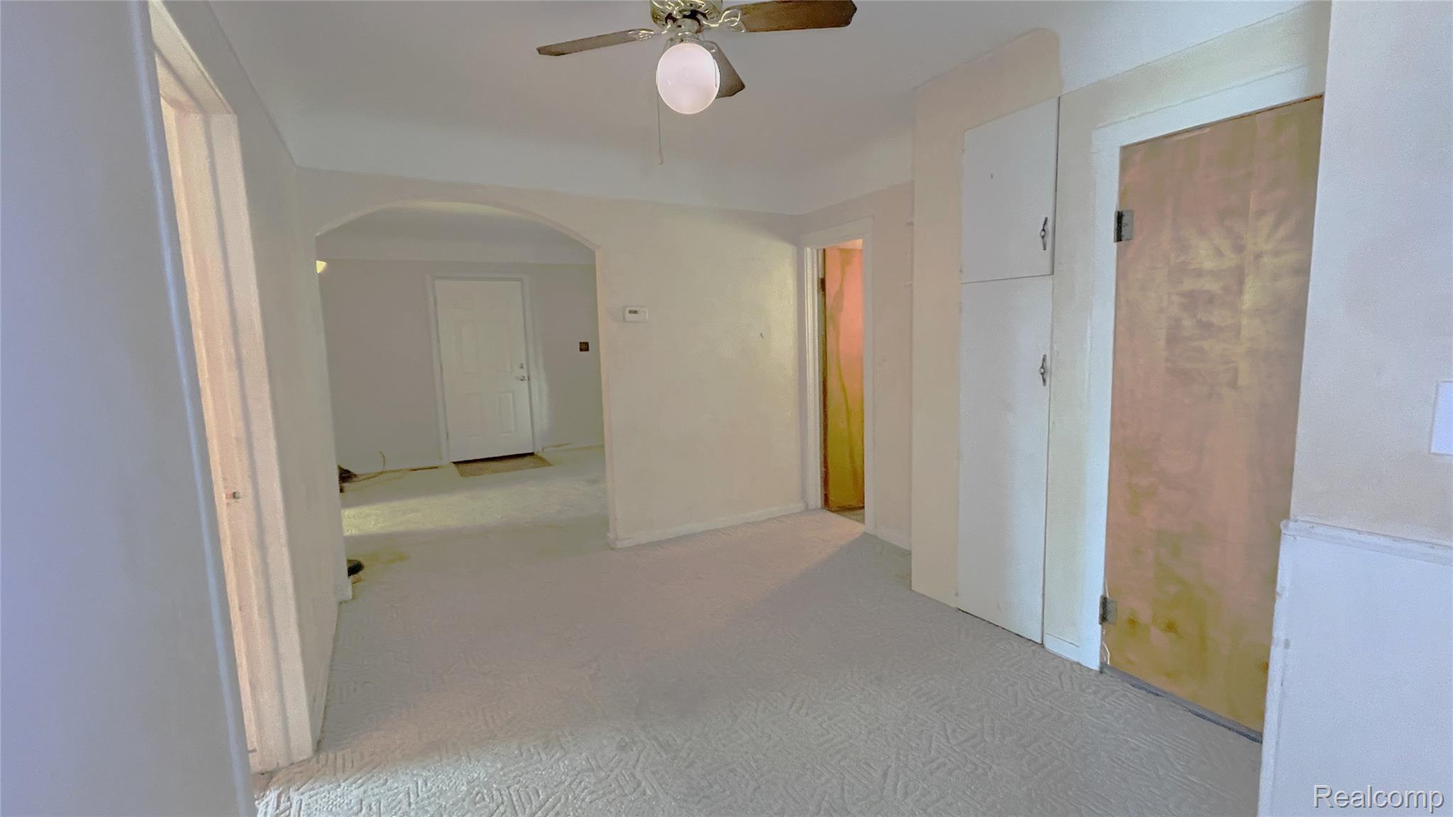3521 Whitney Avenue Property Photo 11