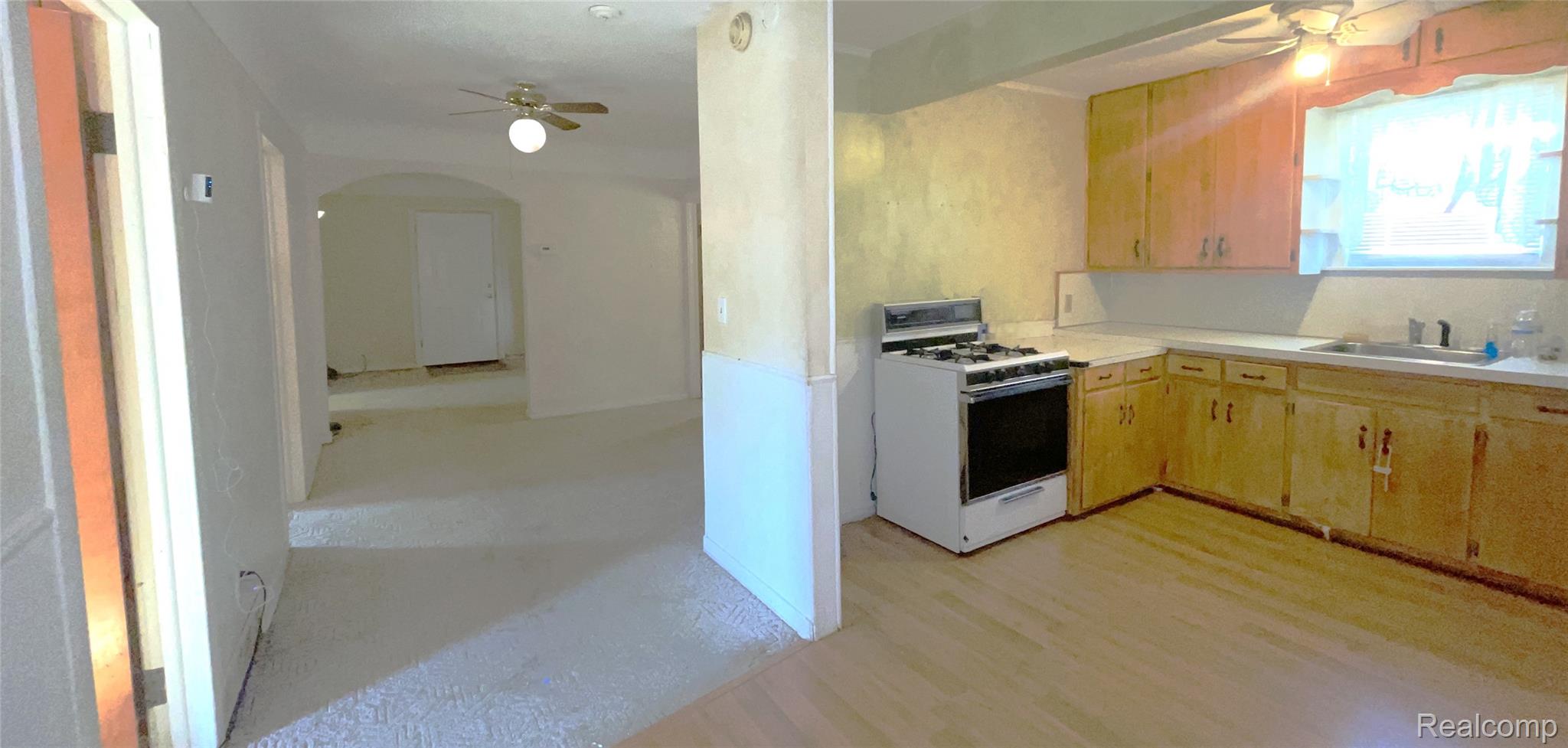 3521 Whitney Avenue Property Photo 12