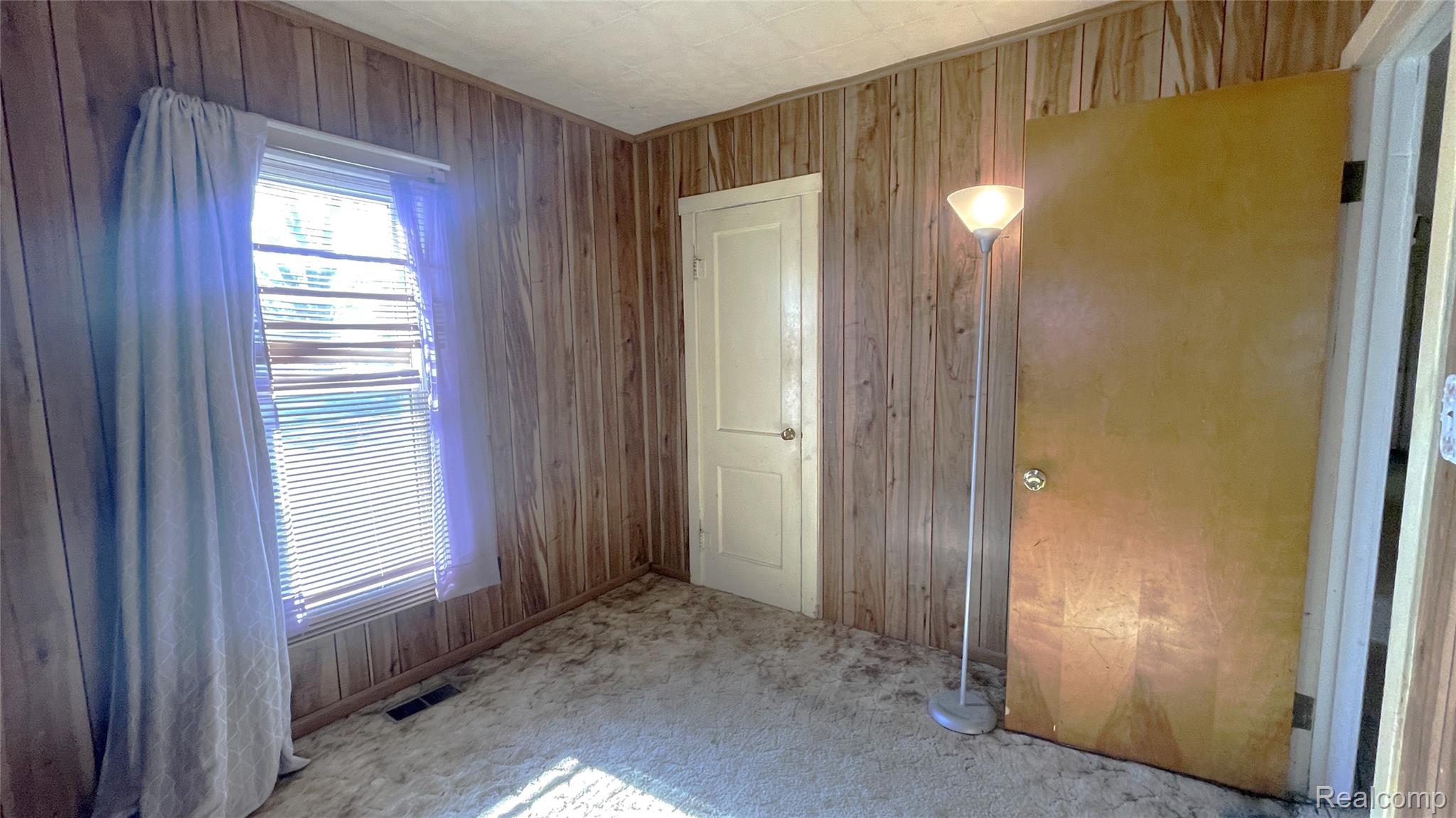 3521 Whitney Avenue Property Photo 16