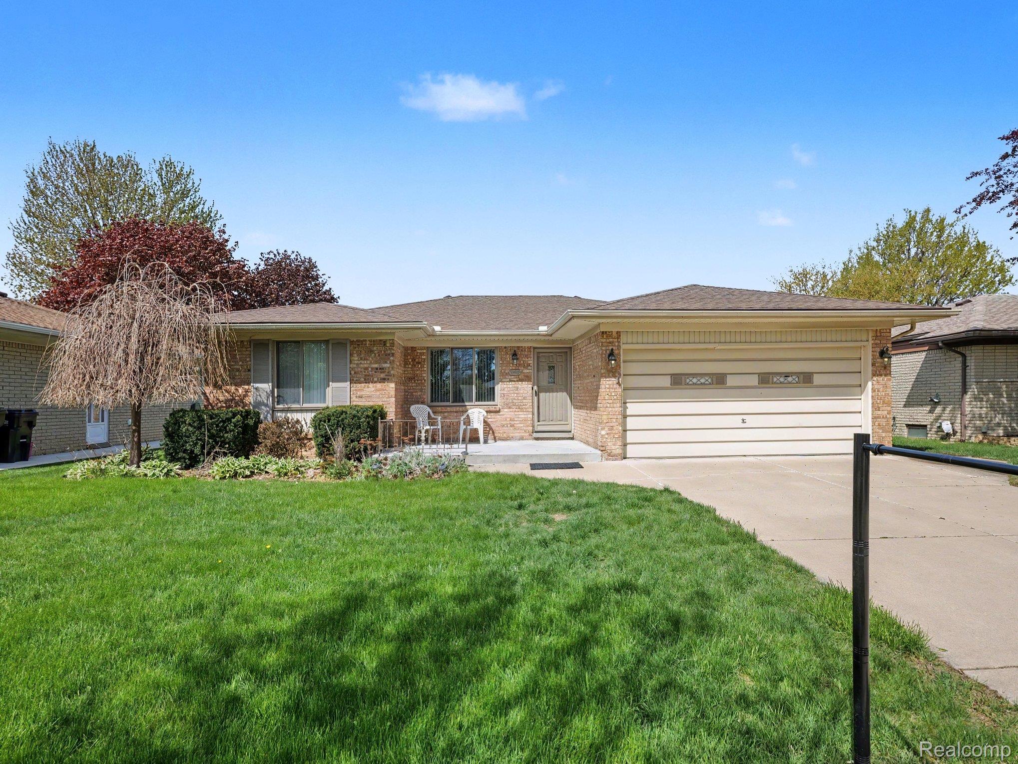 39629 Edgemont Drive Property Photo 1