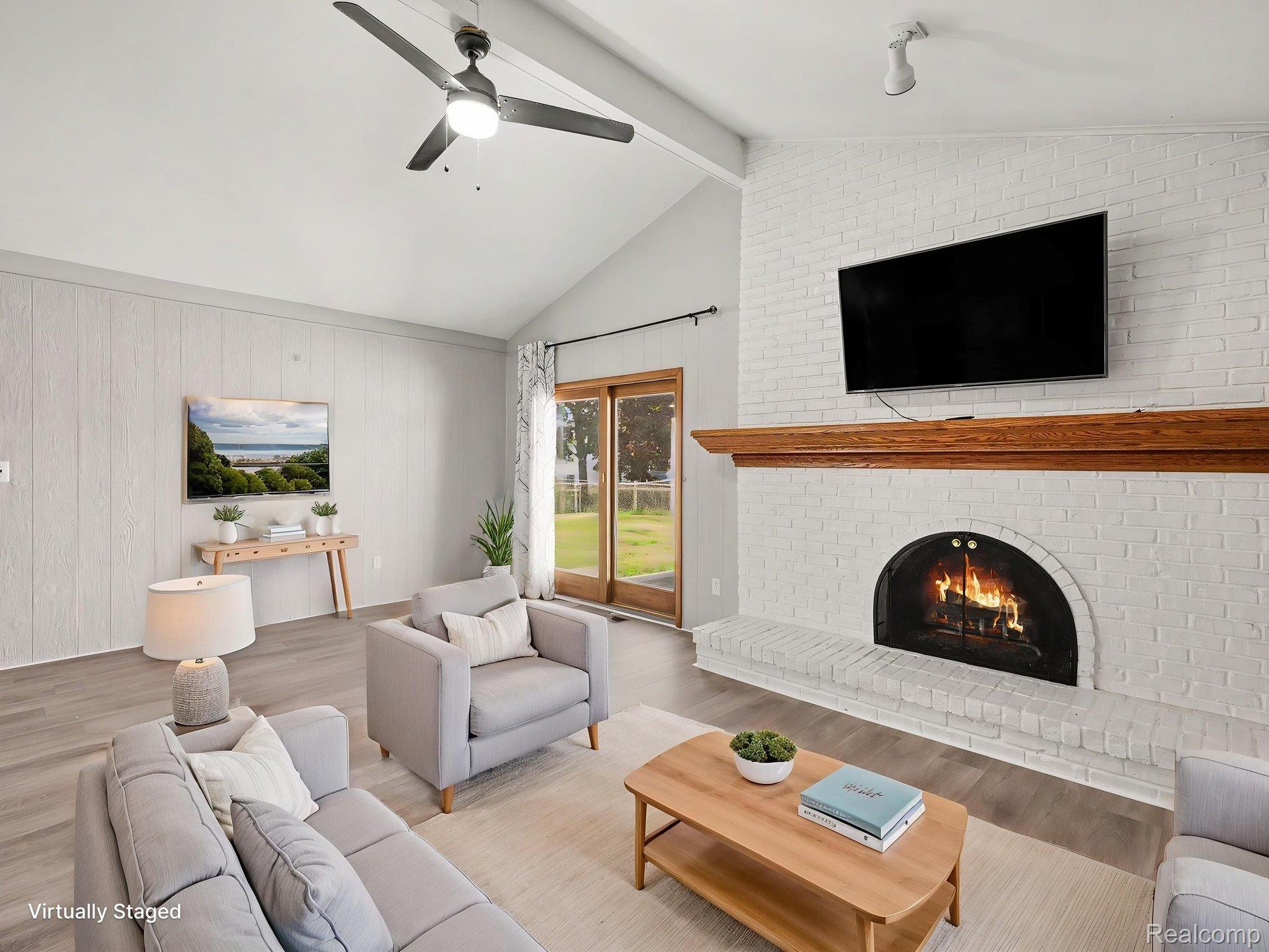 39629 Edgemont Drive Property Photo 10