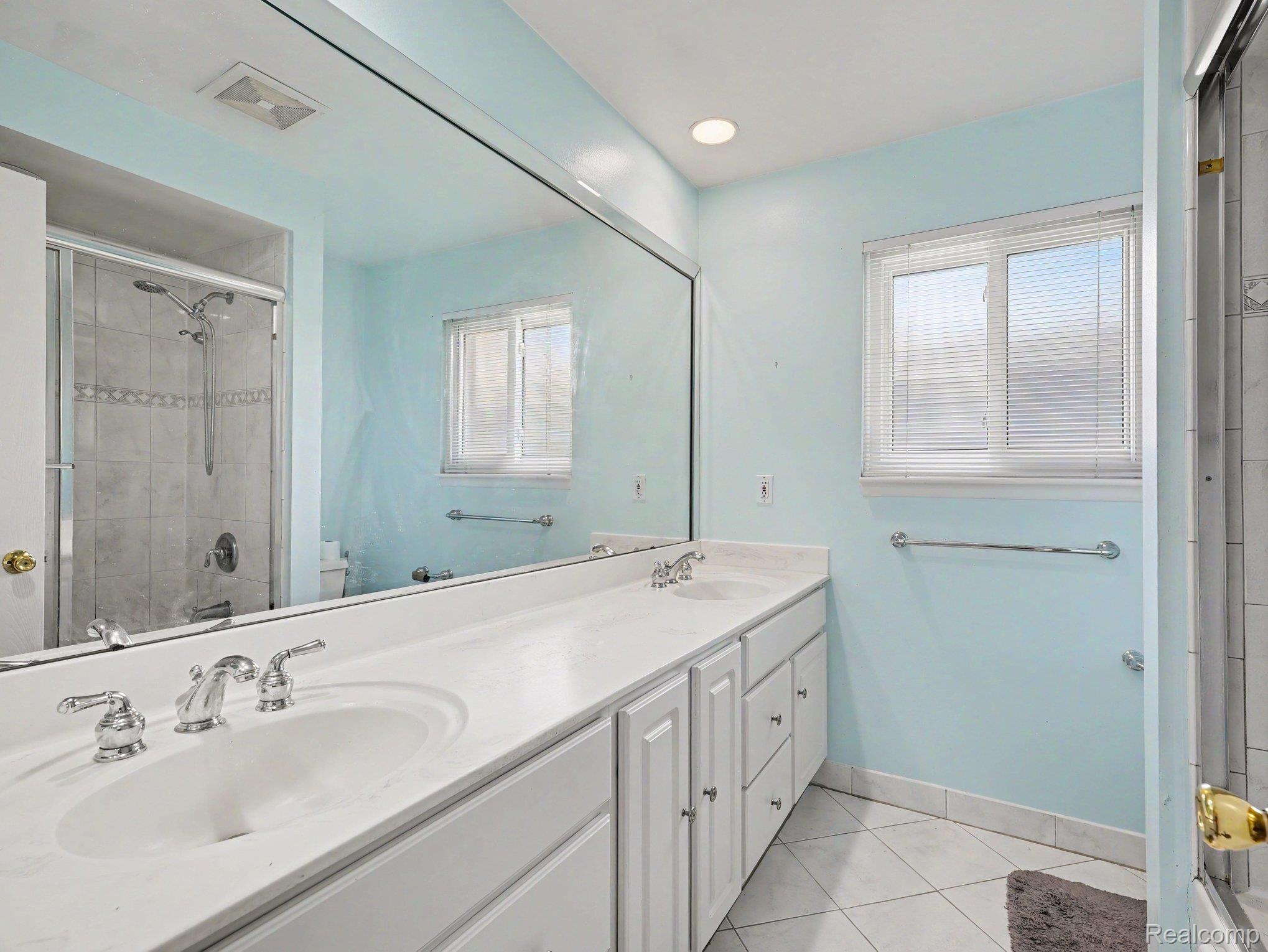 39629 Edgemont Drive Property Photo 12