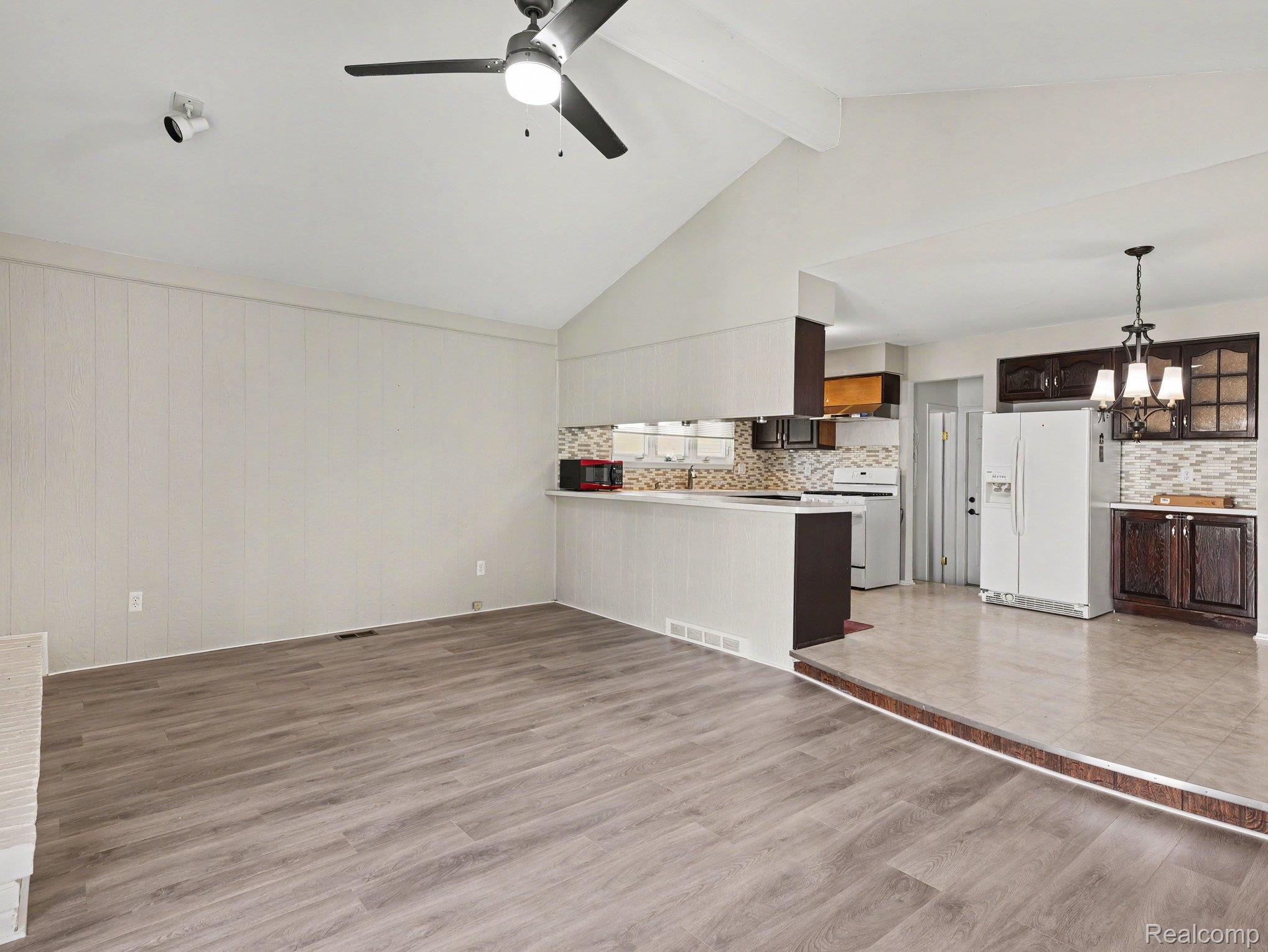 39629 Edgemont Drive Property Photo 15