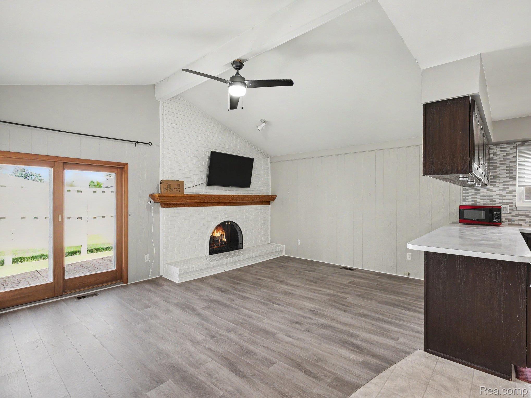 39629 Edgemont Drive Property Photo 16