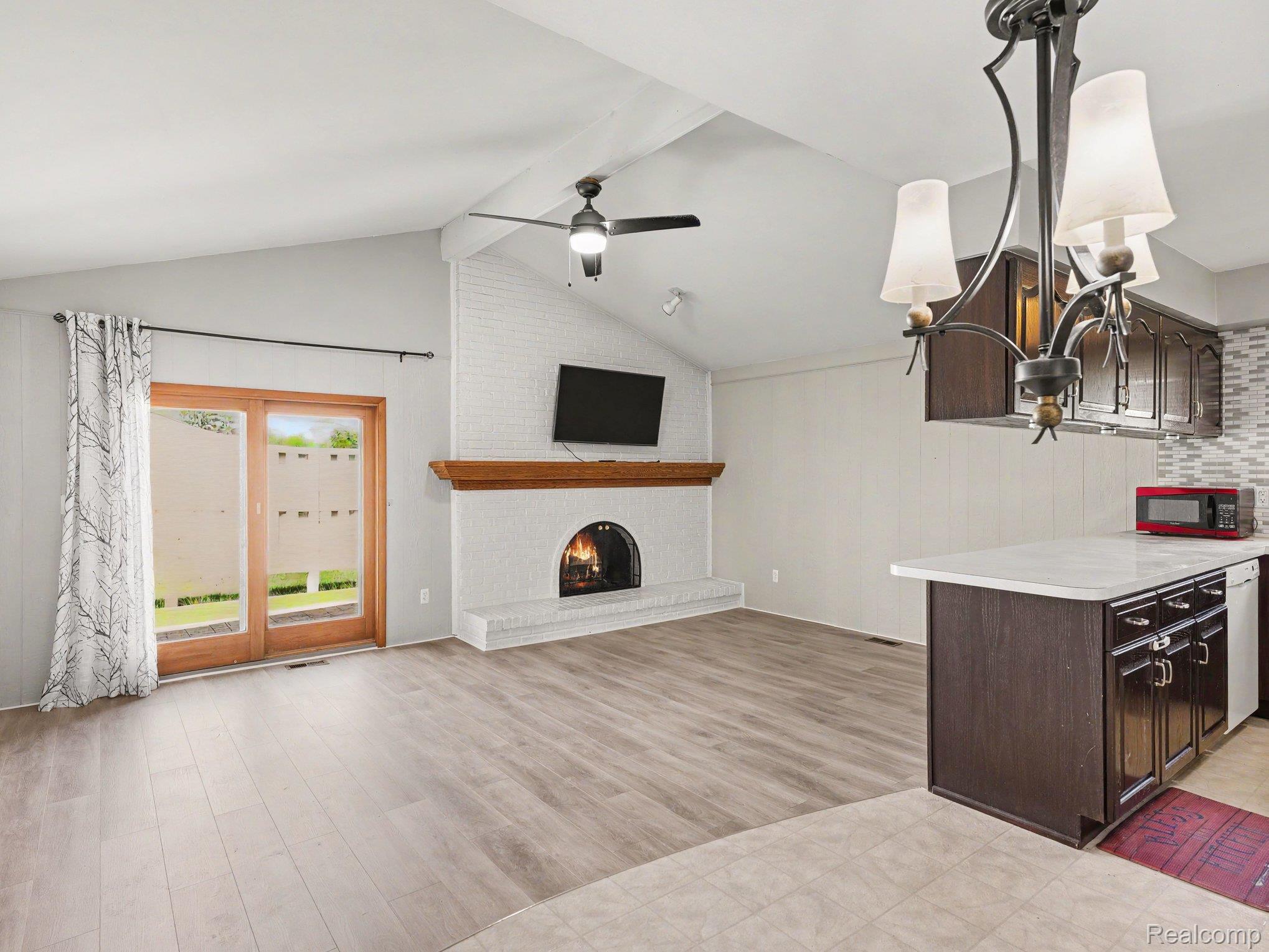 39629 Edgemont Drive Property Photo 17