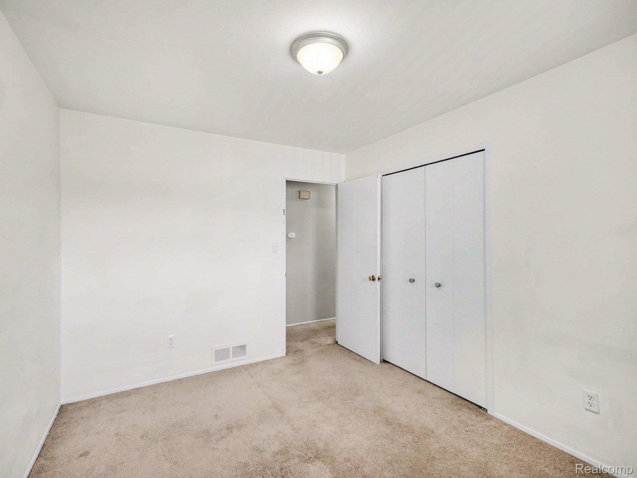 39629 Edgemont Drive Property Photo 18