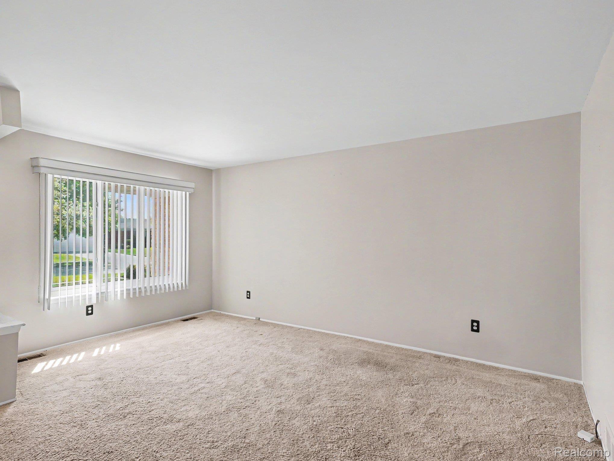 39629 Edgemont Drive Property Photo 21