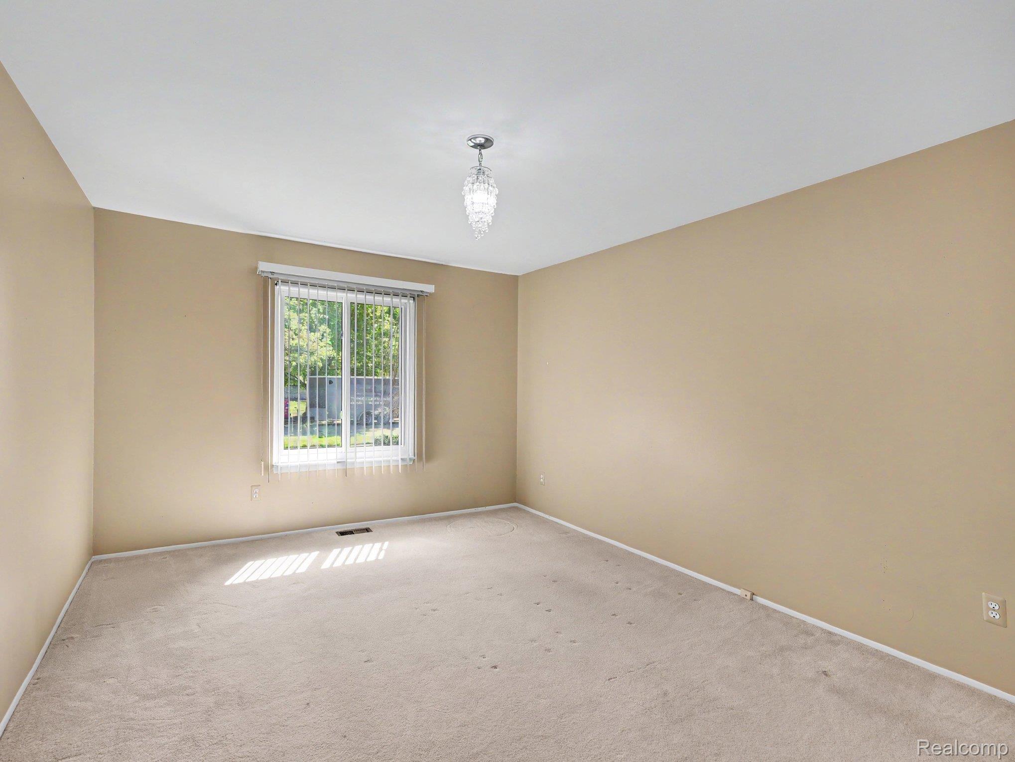 39629 Edgemont Drive Property Photo 22