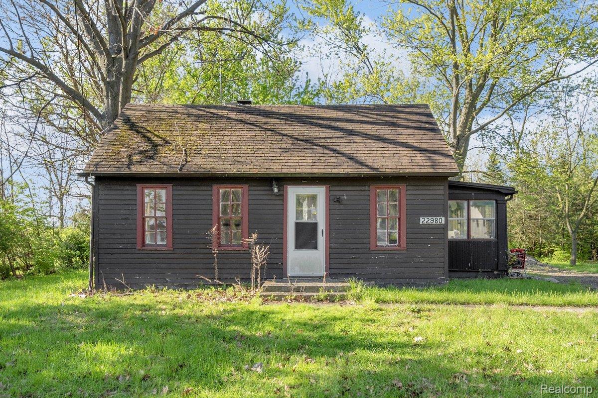 22980 Quinn Road Property Photo 1