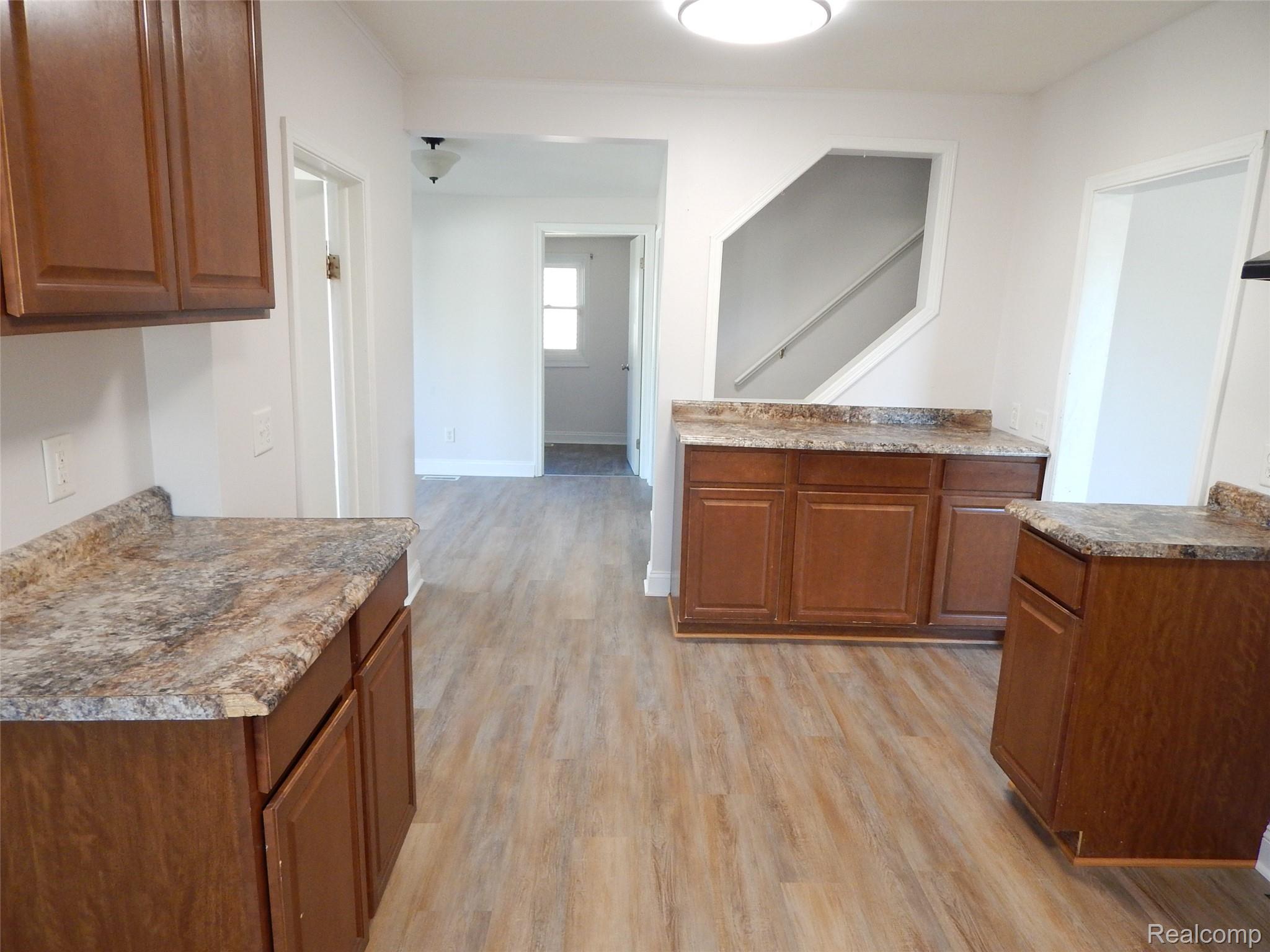 2711 Cherry Street Property Photo 5